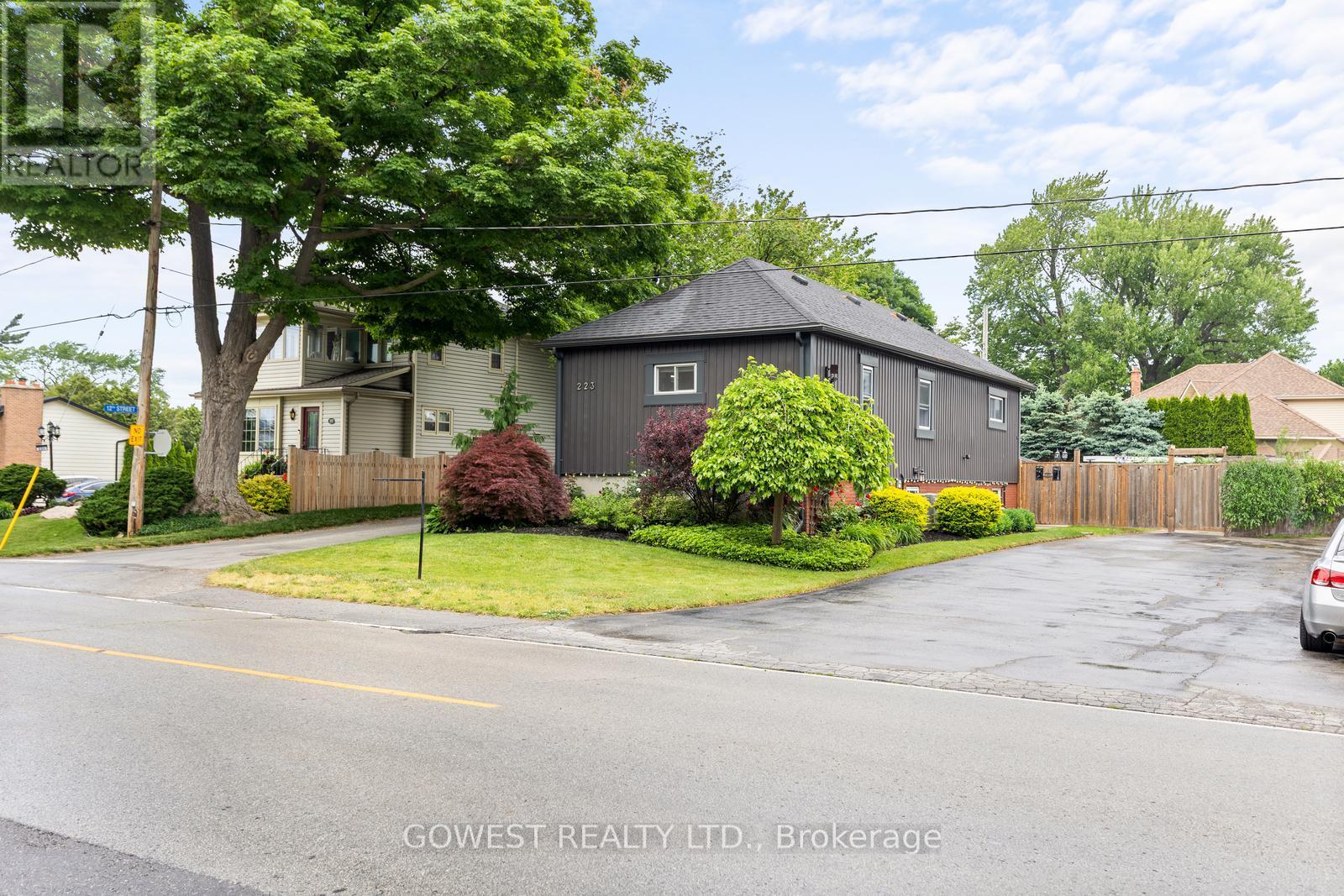 Property at 223 LAKE STREET image 3