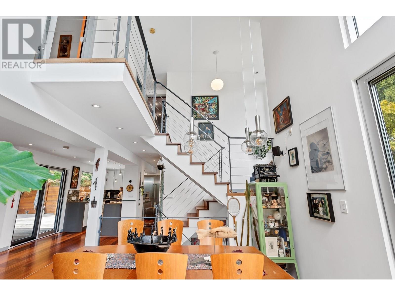 4527 Strathcona Road, North Vancouver, British Columbia  V7G 1G7 - Photo 4 - R3014831