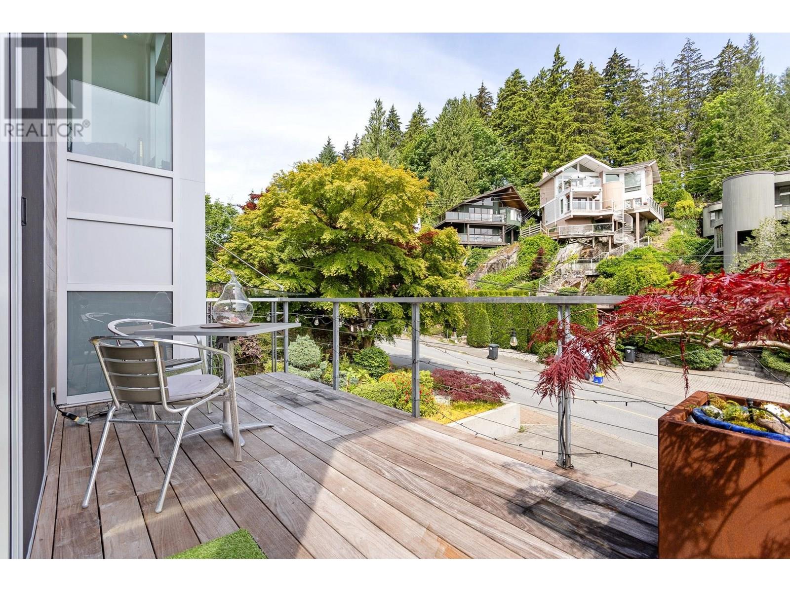 4527 Strathcona Road, North Vancouver, British Columbia  V7G 1G7 - Photo 7 - R3014831