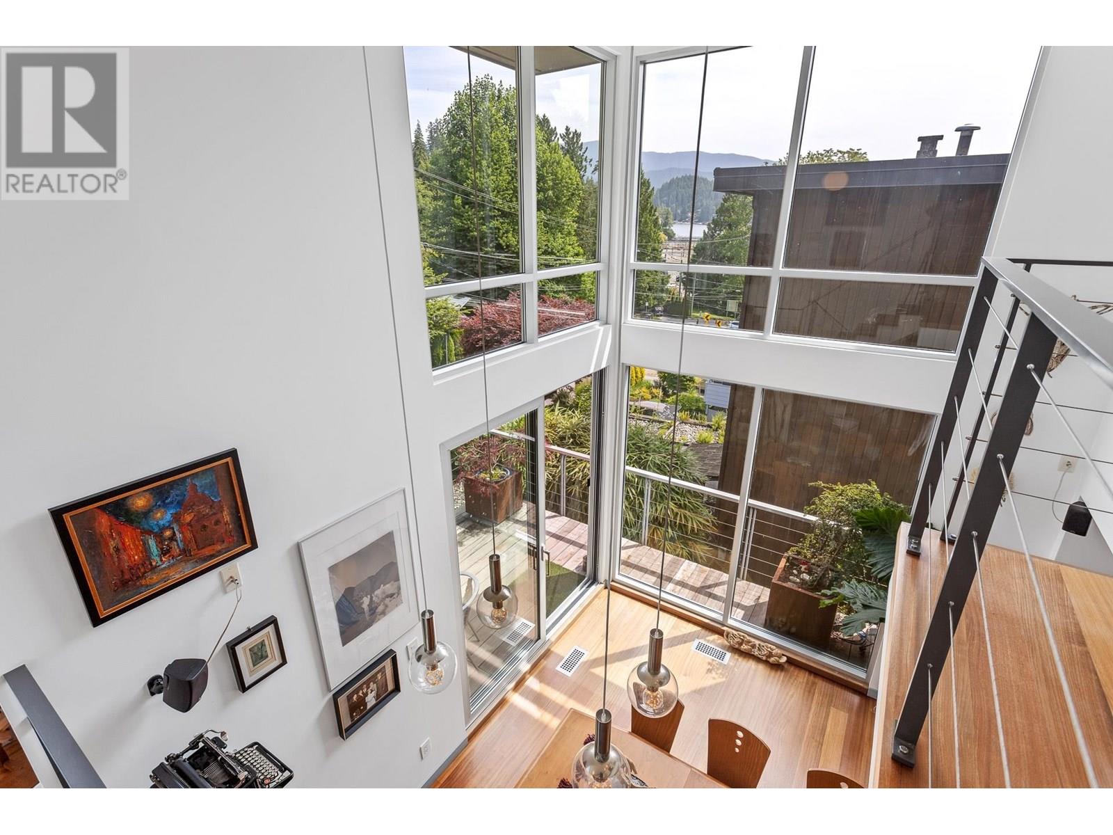 4527 Strathcona Road, North Vancouver, British Columbia  V7G 1G7 - Photo 5 - R3014831