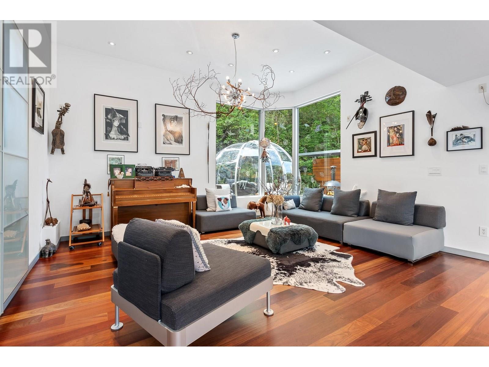 4527 Strathcona Road, North Vancouver, British Columbia  V7G 1G7 - Photo 9 - R3014831