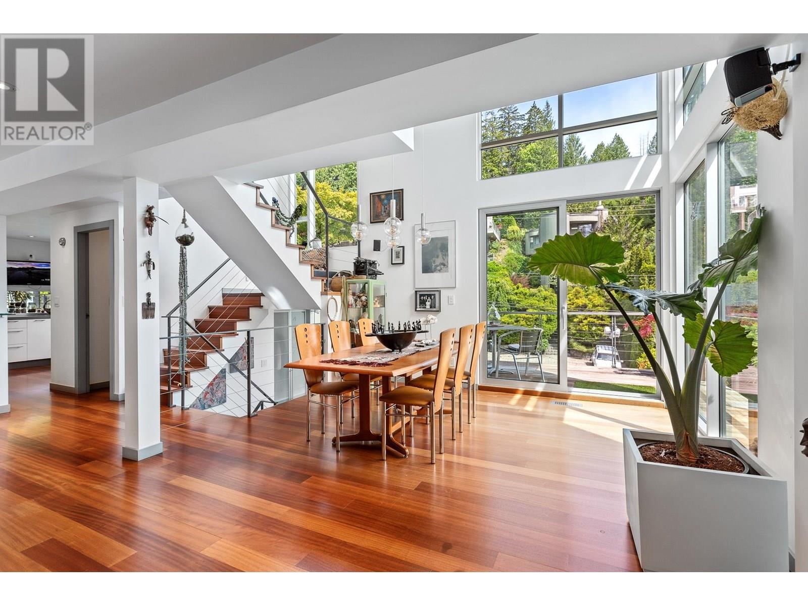 4527 Strathcona Road, North Vancouver, British Columbia  V7G 1G7 - Photo 3 - R3014831