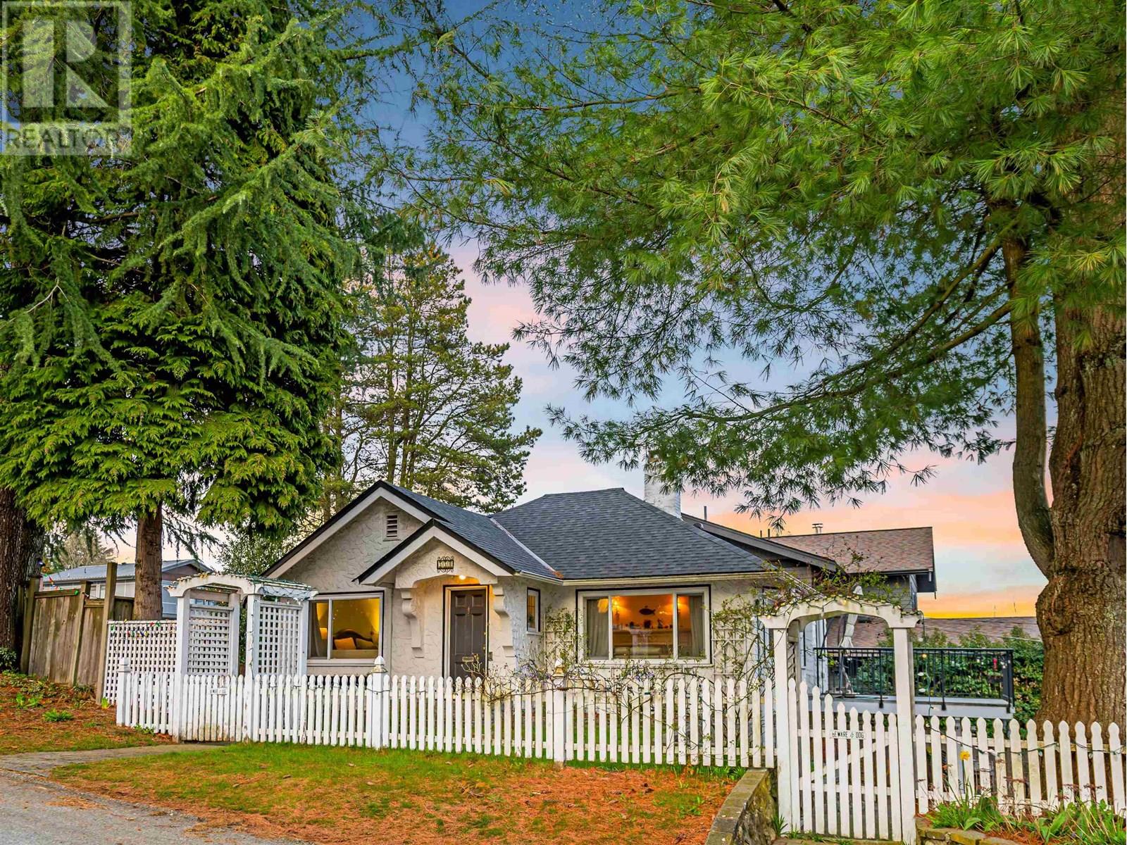 550 SUTHERLAND AVENUE, North Vancouver, British Columbia
