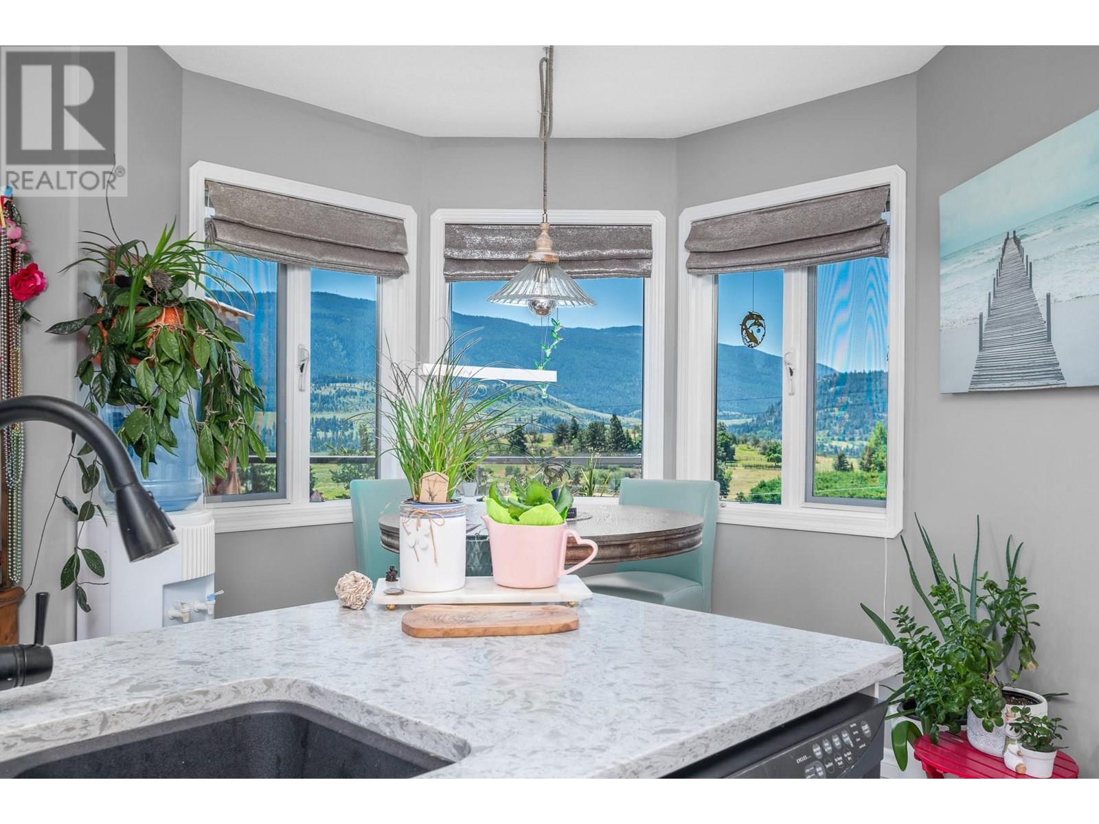 Property at 248 Scenic Drive image 3