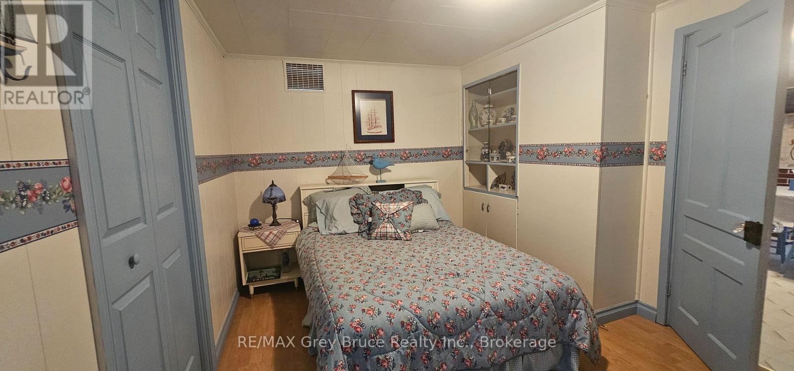 19 Mill Street, Northern Bruce Peninsula, Ontario  N0H 1W0 - Photo 13 - X12220487