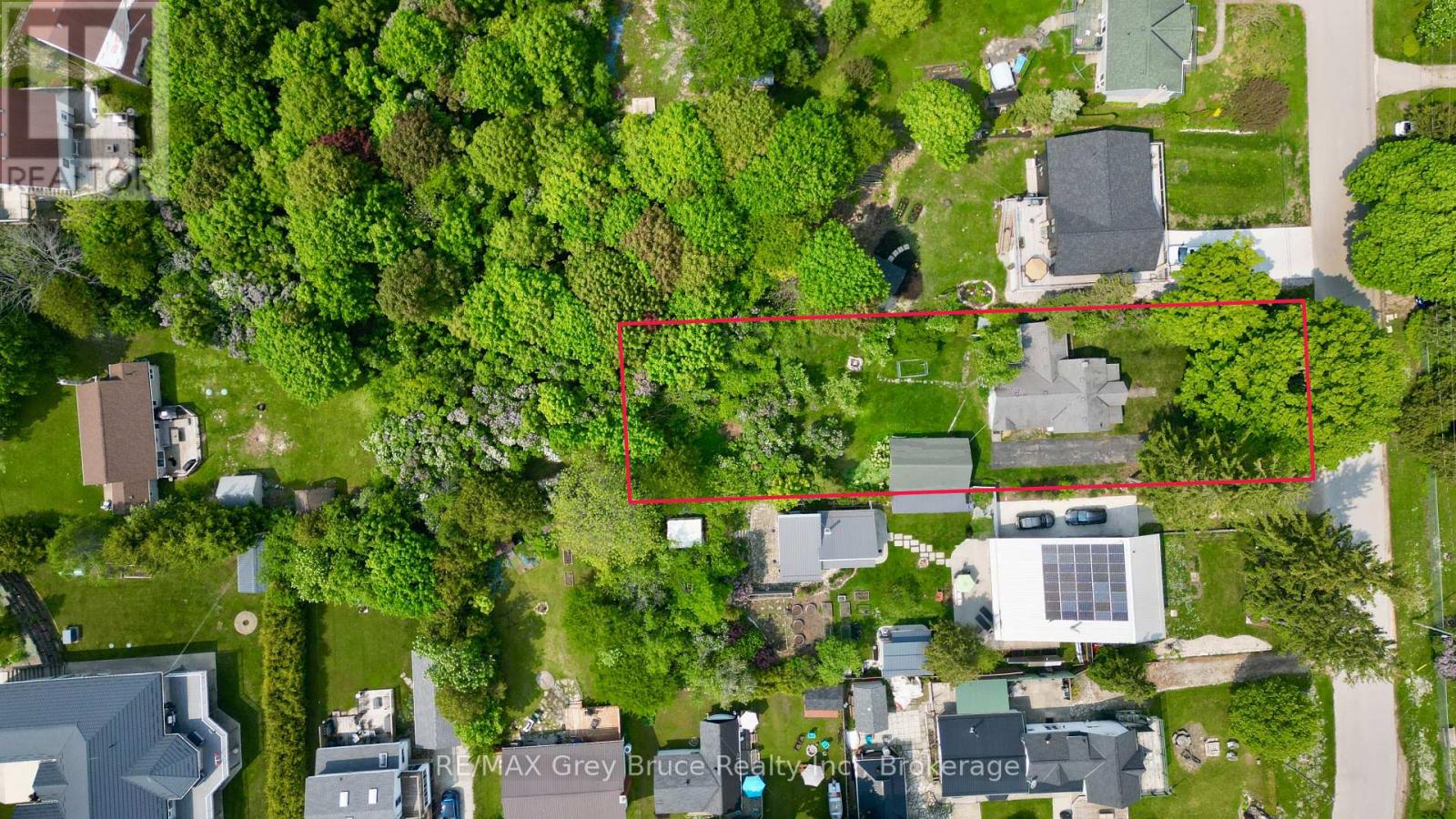 19 Mill Street, Northern Bruce Peninsula, Ontario  N0H 1W0 - Photo 2 - X12220487
