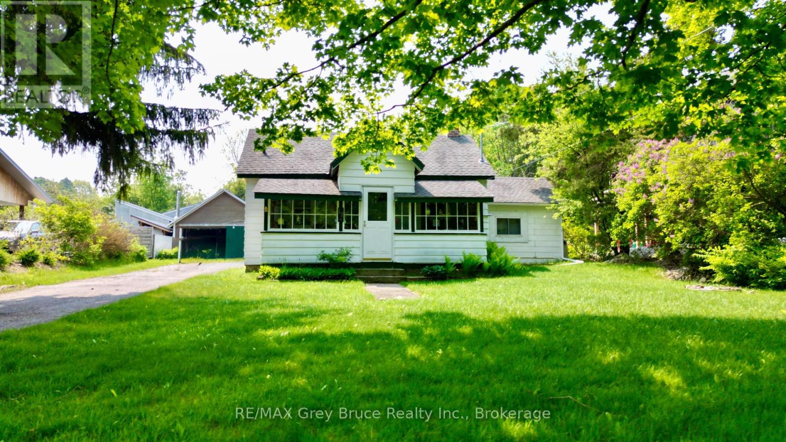 19 Mill Street, Northern Bruce Peninsula, Ontario  N0H 1W0 - Photo 4 - X12220487