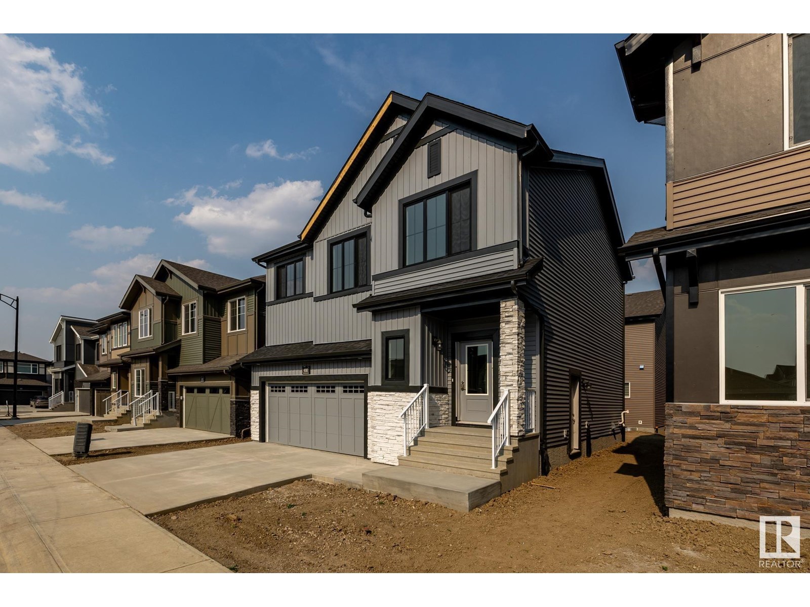Property at 4707 HAWTHORN LN SW image 1