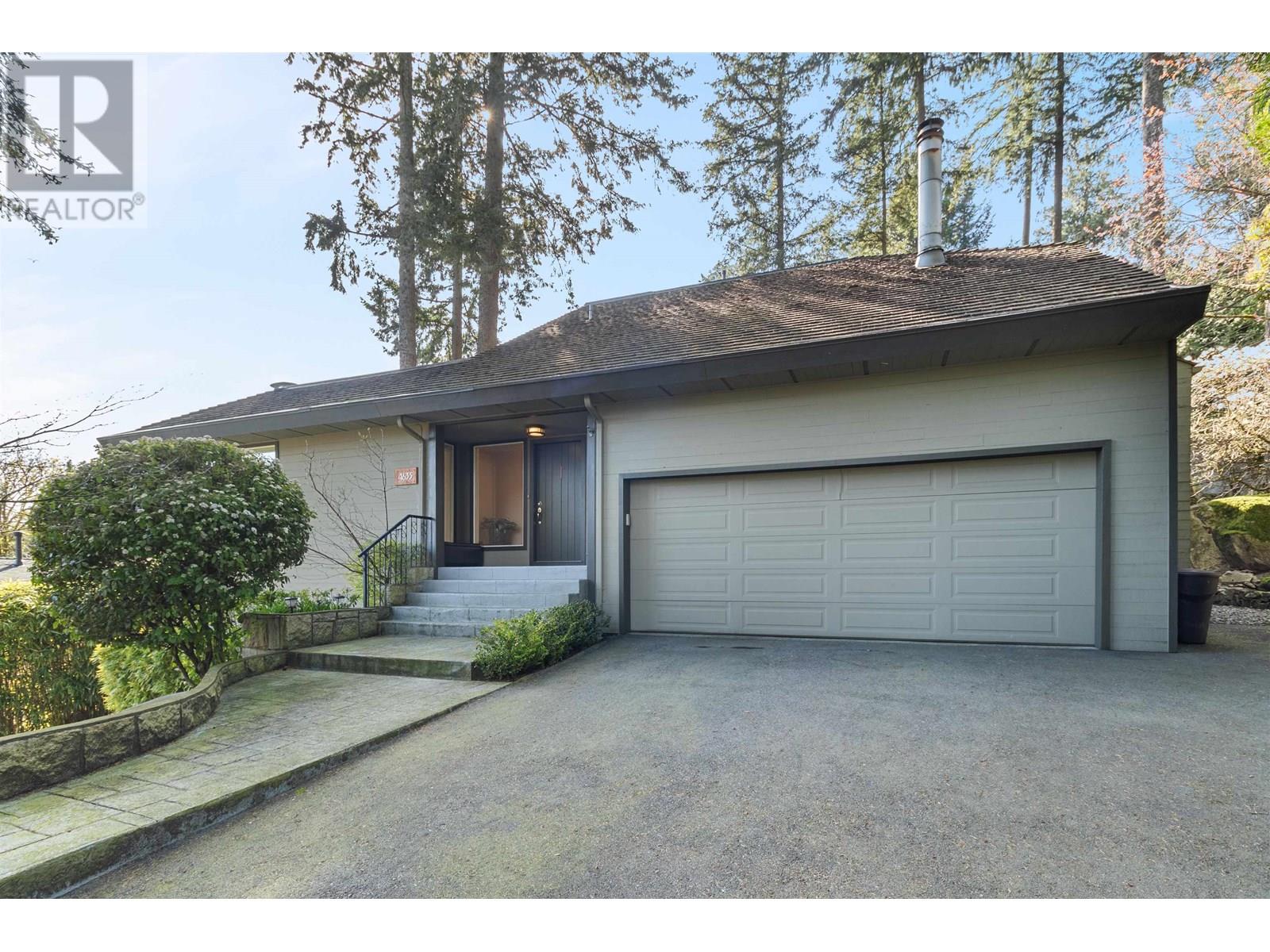 Property at 4635 CAULFEILD DRIVE image 2