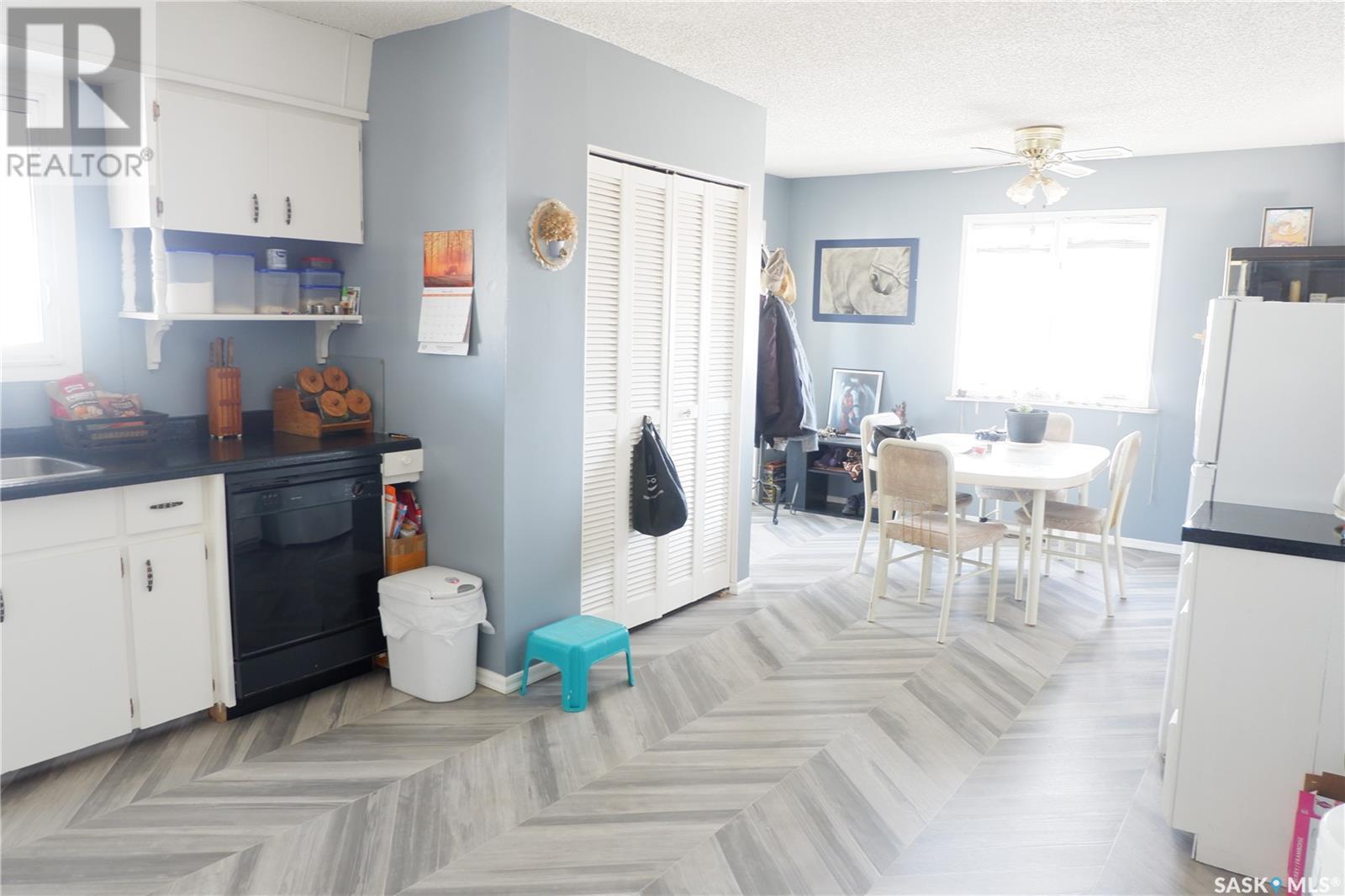 529 6th Avenue E, Assiniboia, Saskatchewan  S0H 0B0 - Photo 7 - SK996961