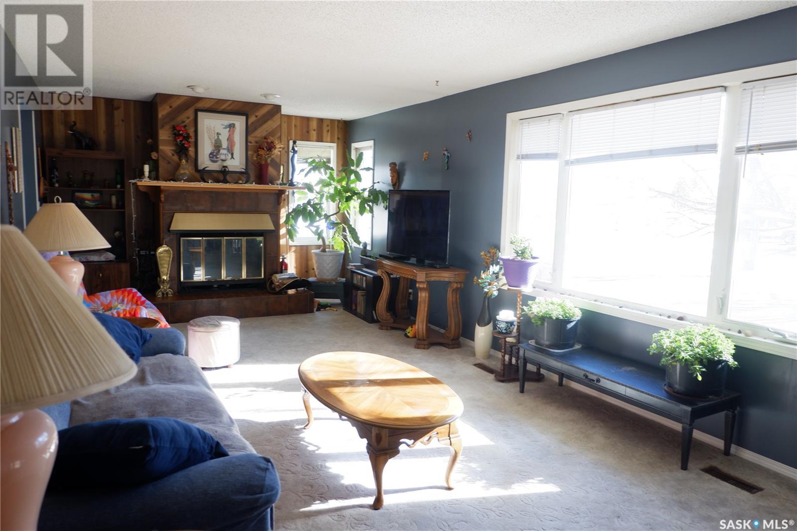 529 6th Avenue E, Assiniboia, Saskatchewan  S0H 0B0 - Photo 11 - SK996961