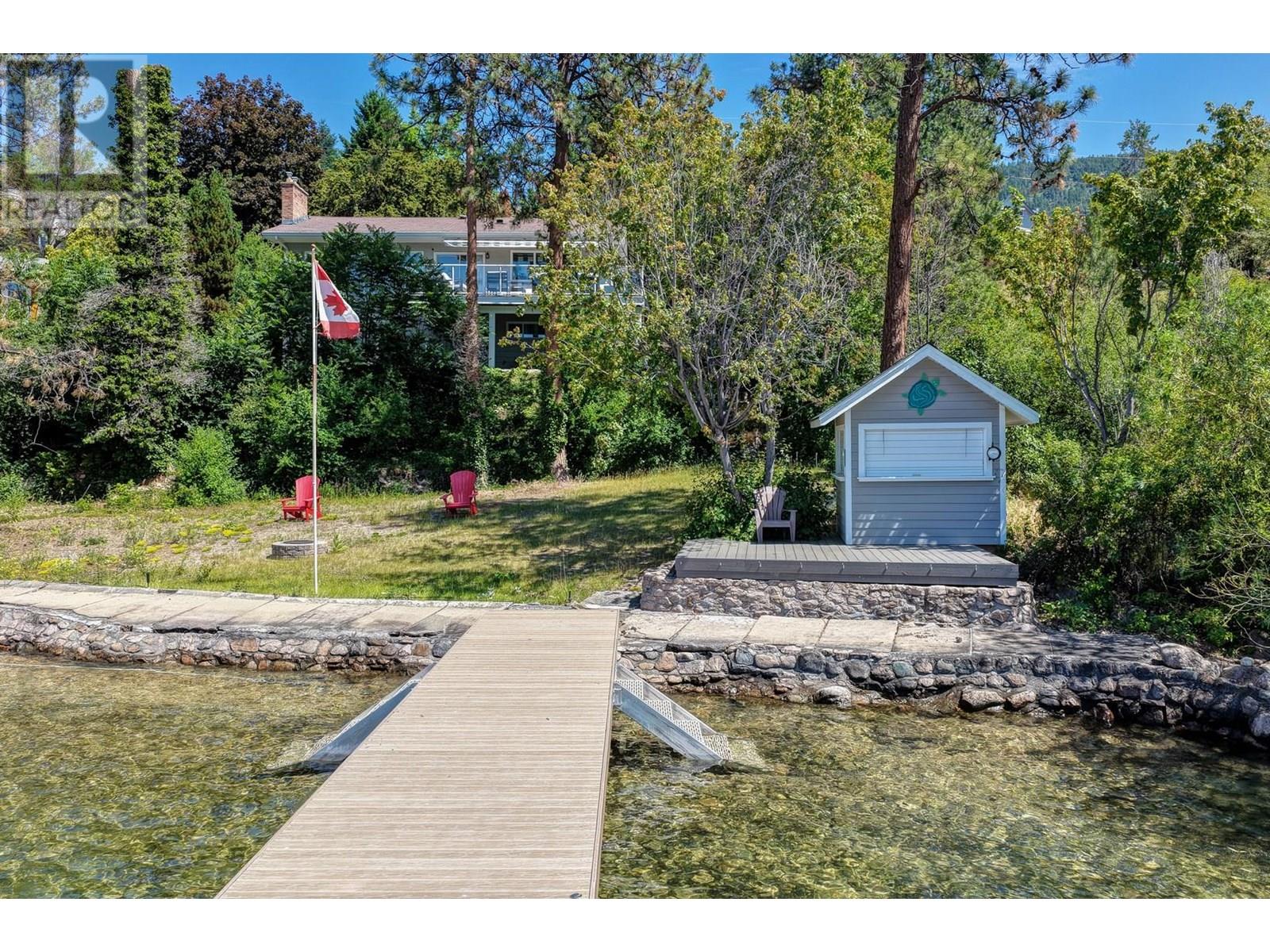 Property at 17110 Coral Beach Road image 3