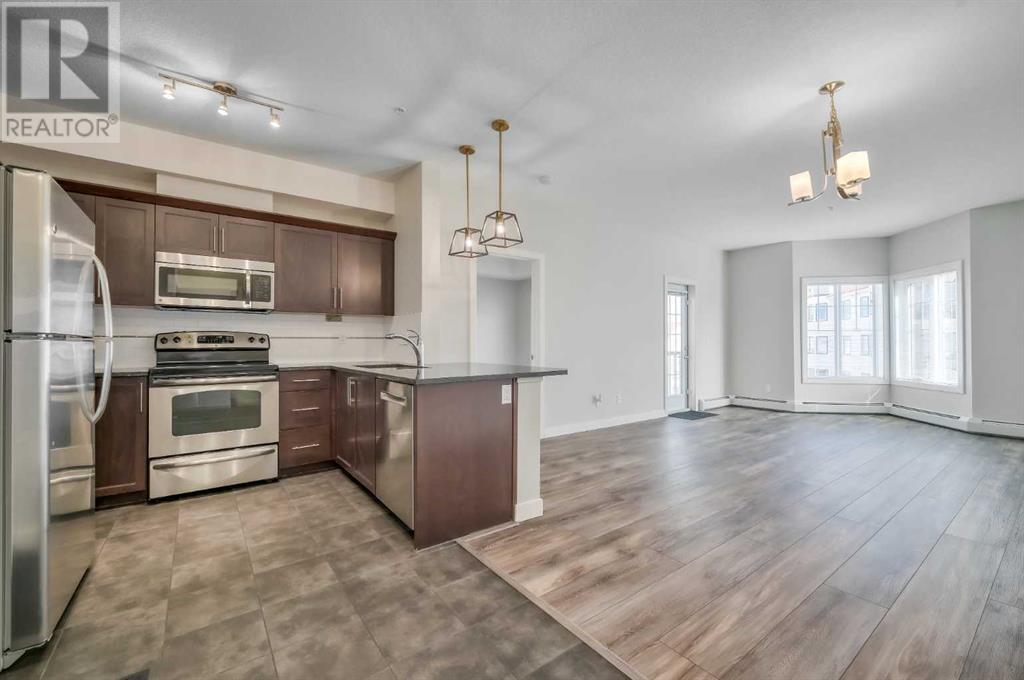Property at 336, 20 Royal Oak Plaza NW image 3