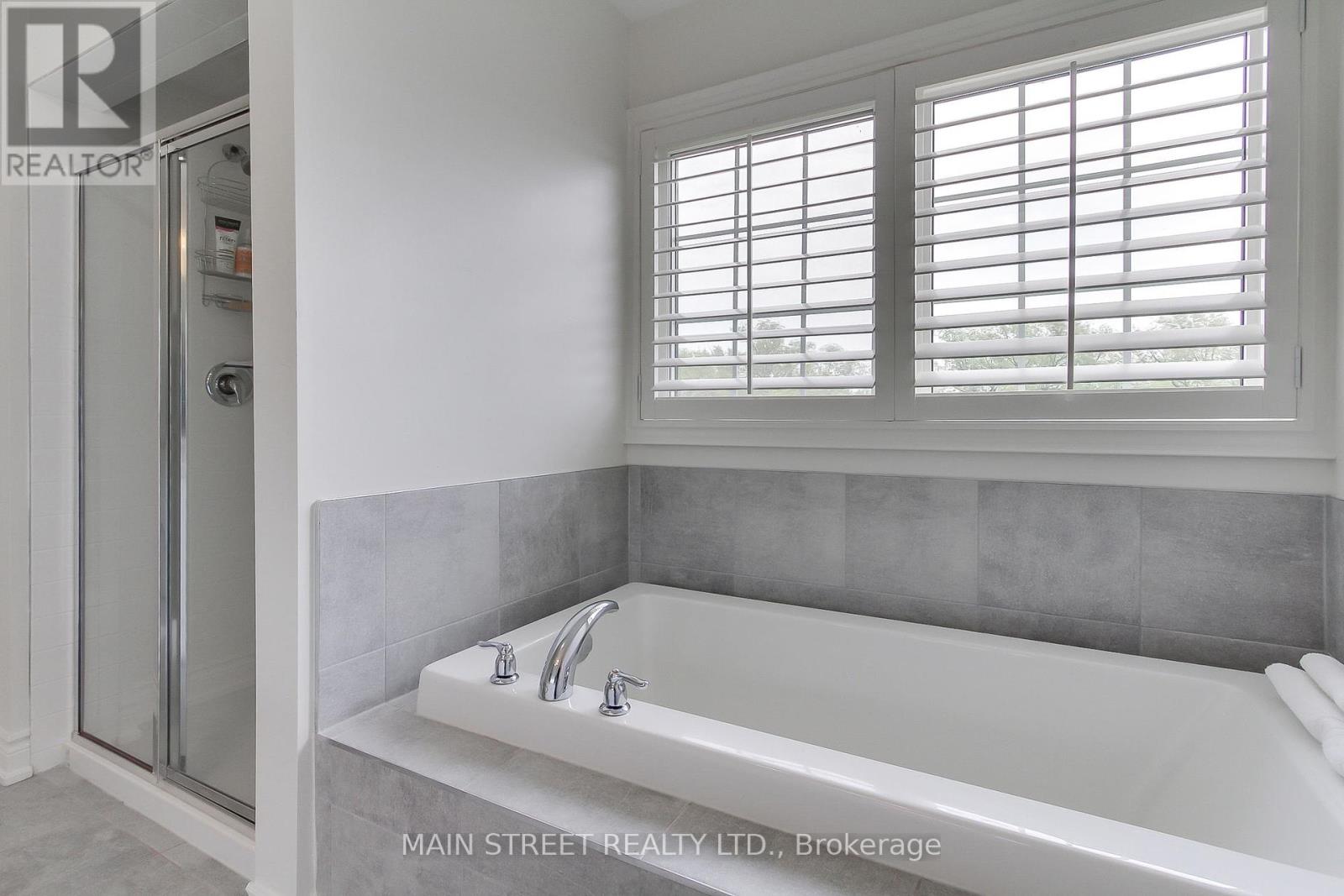 58 Sharonview Crescent, East Gwillimbury, Ontario  L9N 0S5 - Photo 25 - N12218933