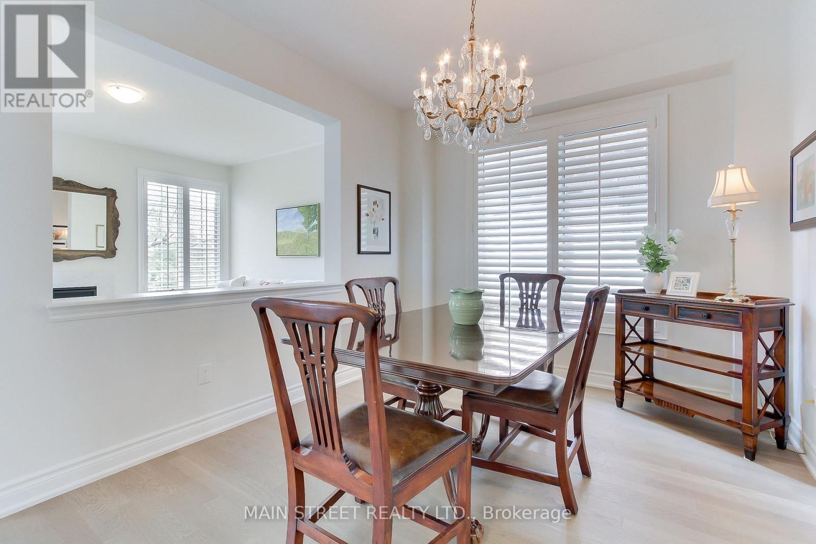 58 Sharonview Crescent, East Gwillimbury, Ontario  L9N 0S5 - Photo 5 - N12218933