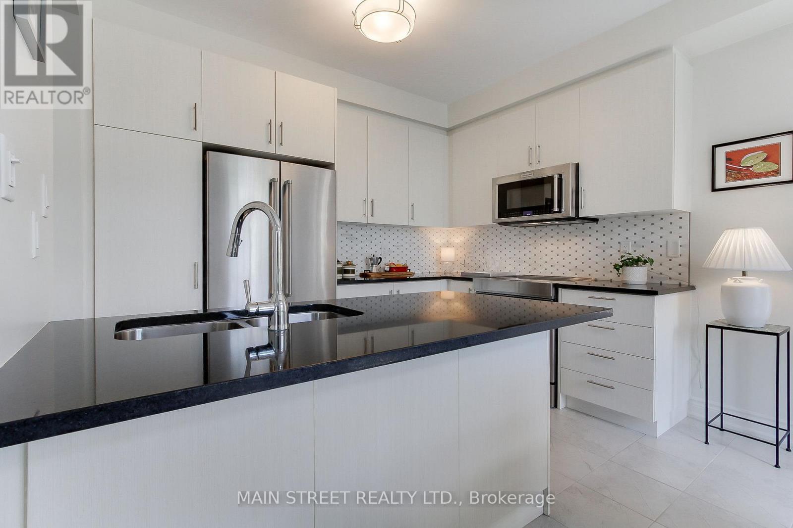 58 Sharonview Crescent, East Gwillimbury, Ontario  L9N 0S5 - Photo 9 - N12218933