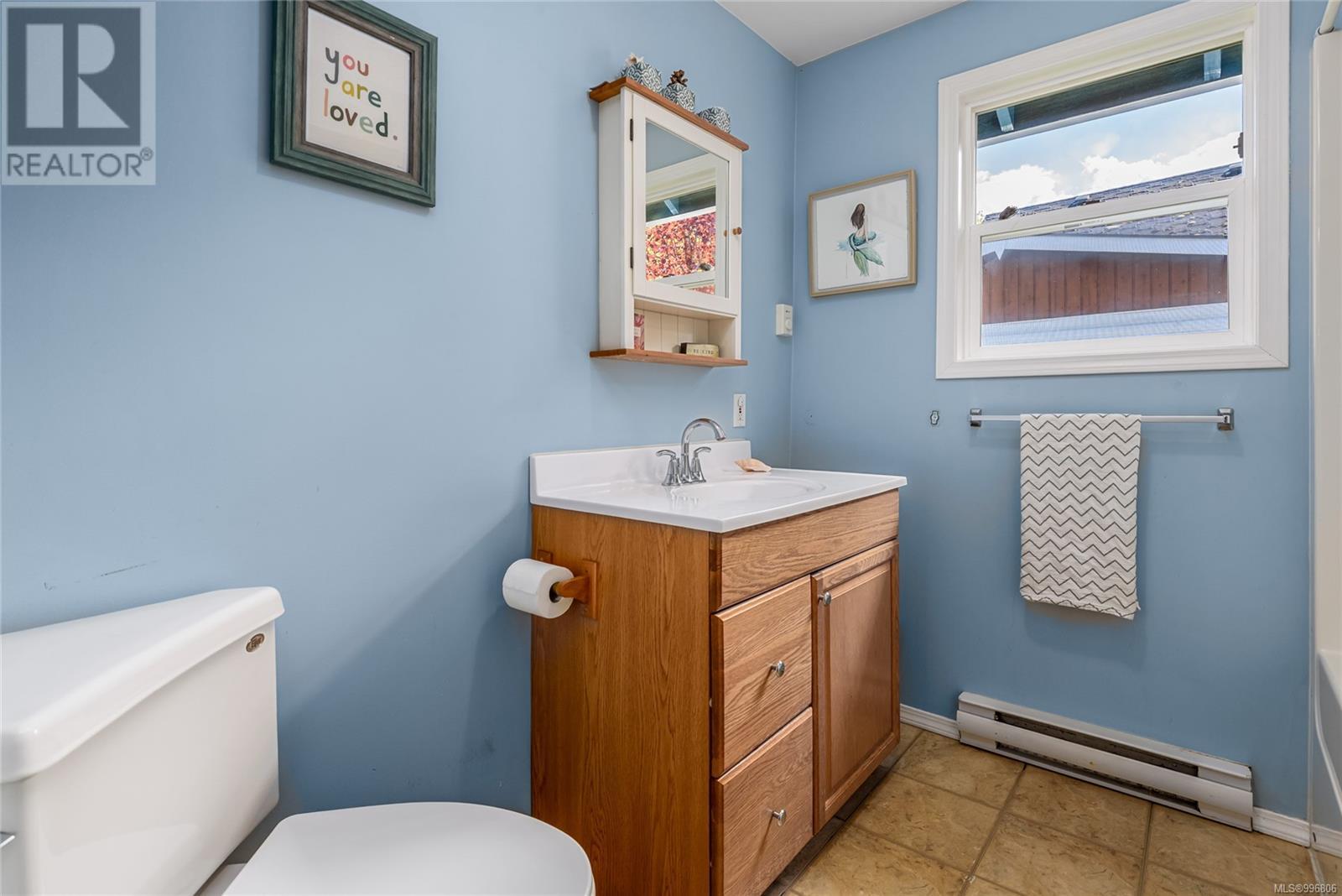 3352 Second St, Cumberland, British Columbia  V0R 1S0 - Photo 12 - 996806