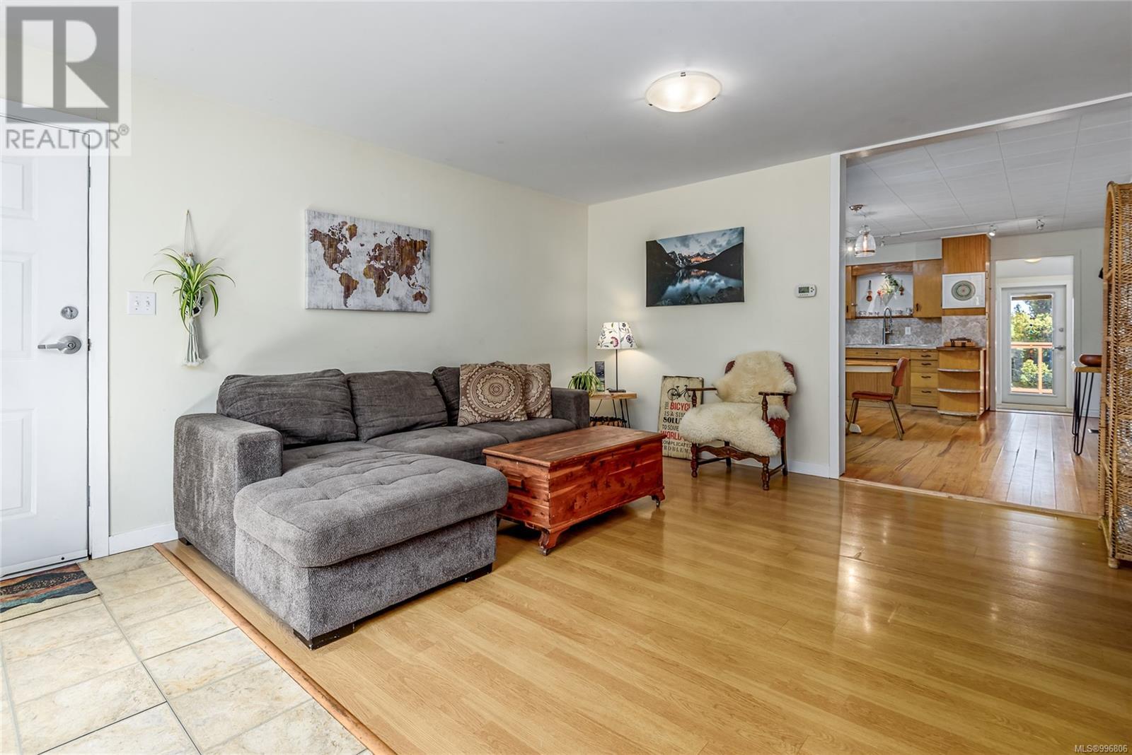 3352 Second St, Cumberland, British Columbia  V0R 1S0 - Photo 6 - 996806