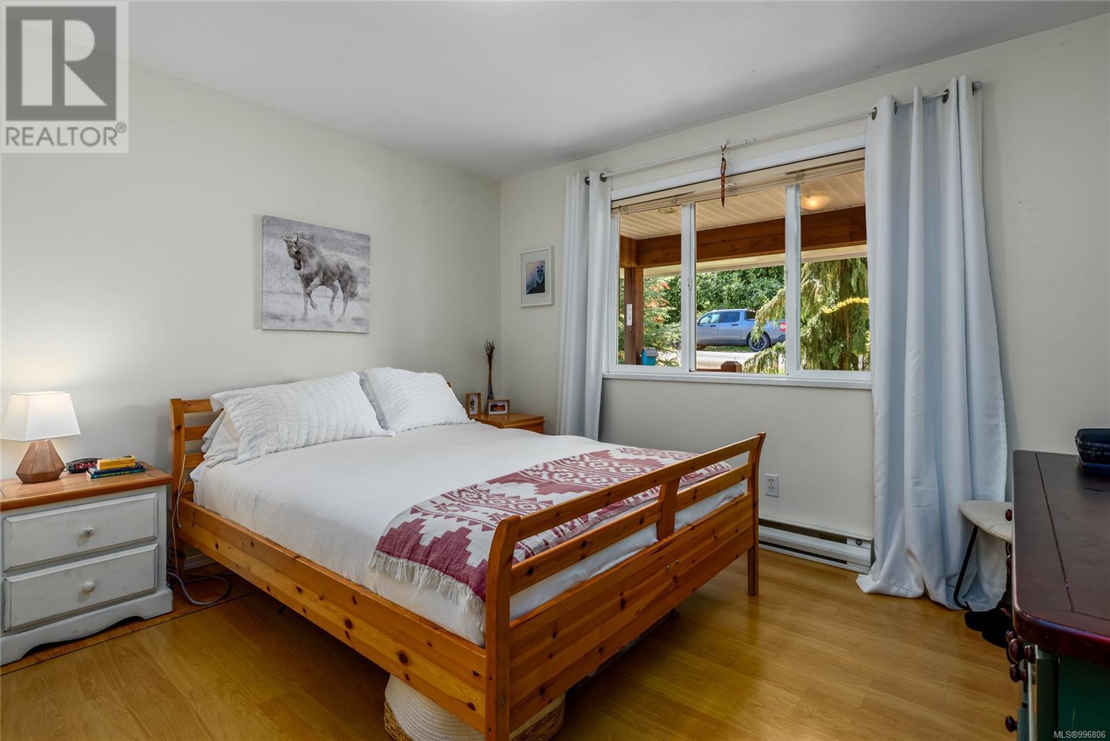 3352 Second St, Cumberland, British Columbia  V0R 1S0 - Photo 10 - 996806