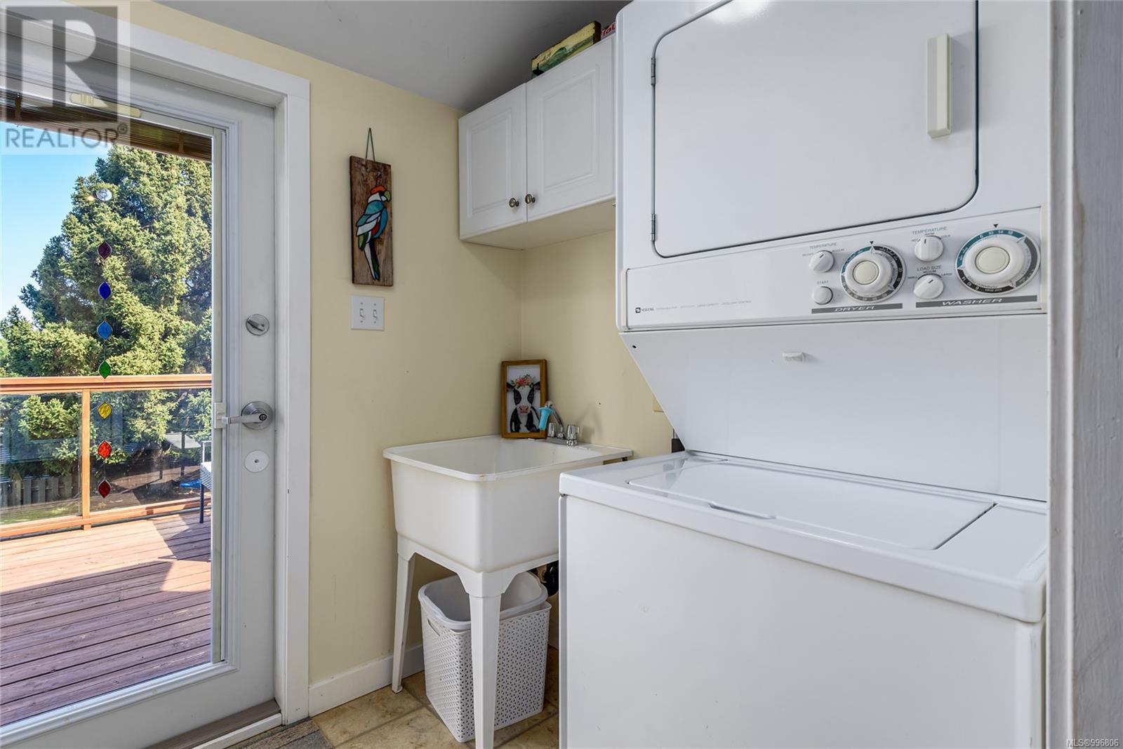 3352 Second St, Cumberland, British Columbia  V0R 1S0 - Photo 13 - 996806