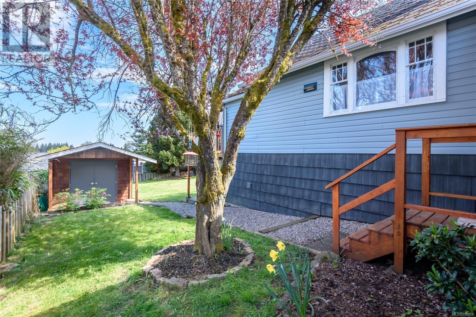 3352 Second St, Cumberland, British Columbia  V0R 1S0 - Photo 25 - 996806