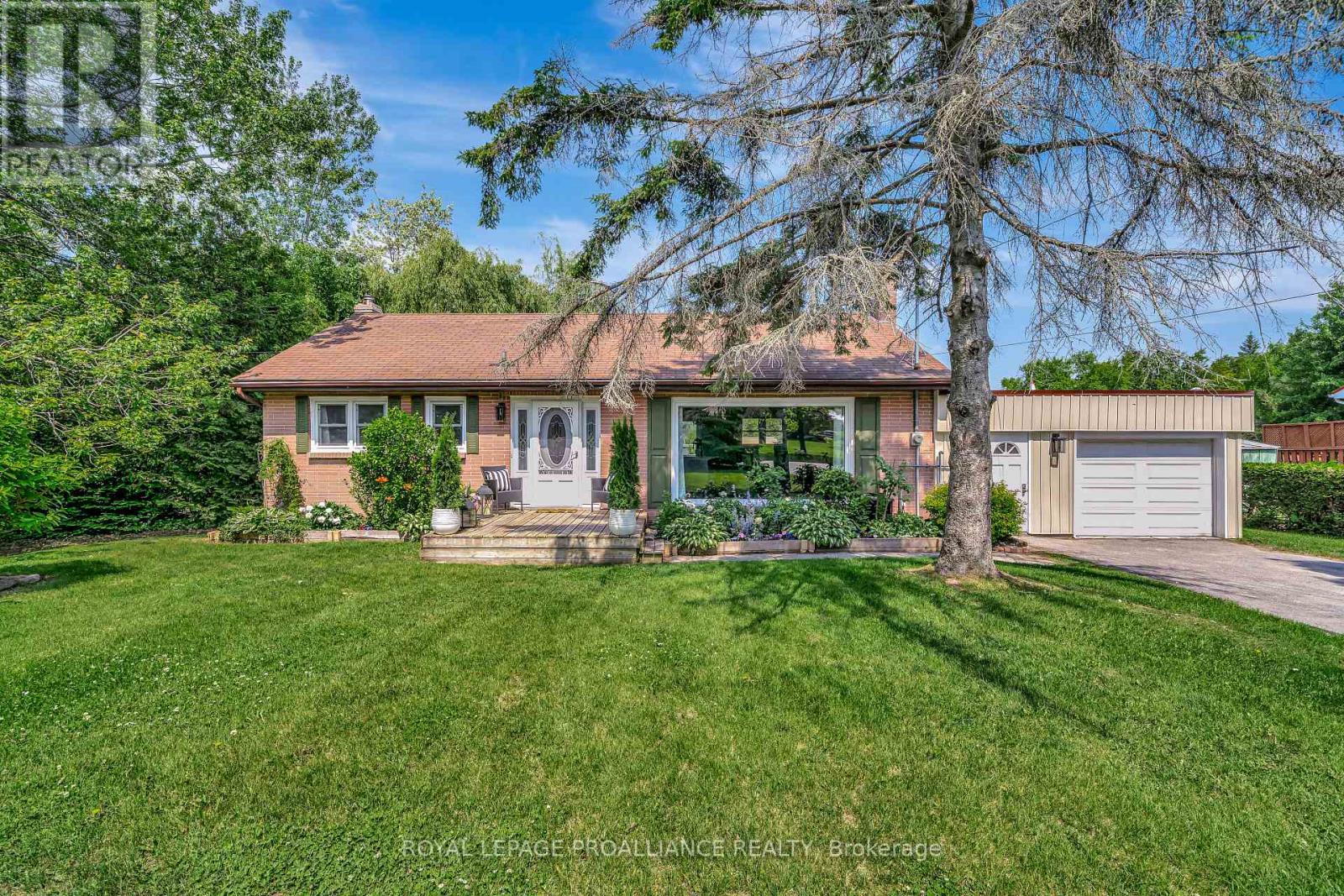 6 BAYSIDE DRIVE, Quinte West, Ontario