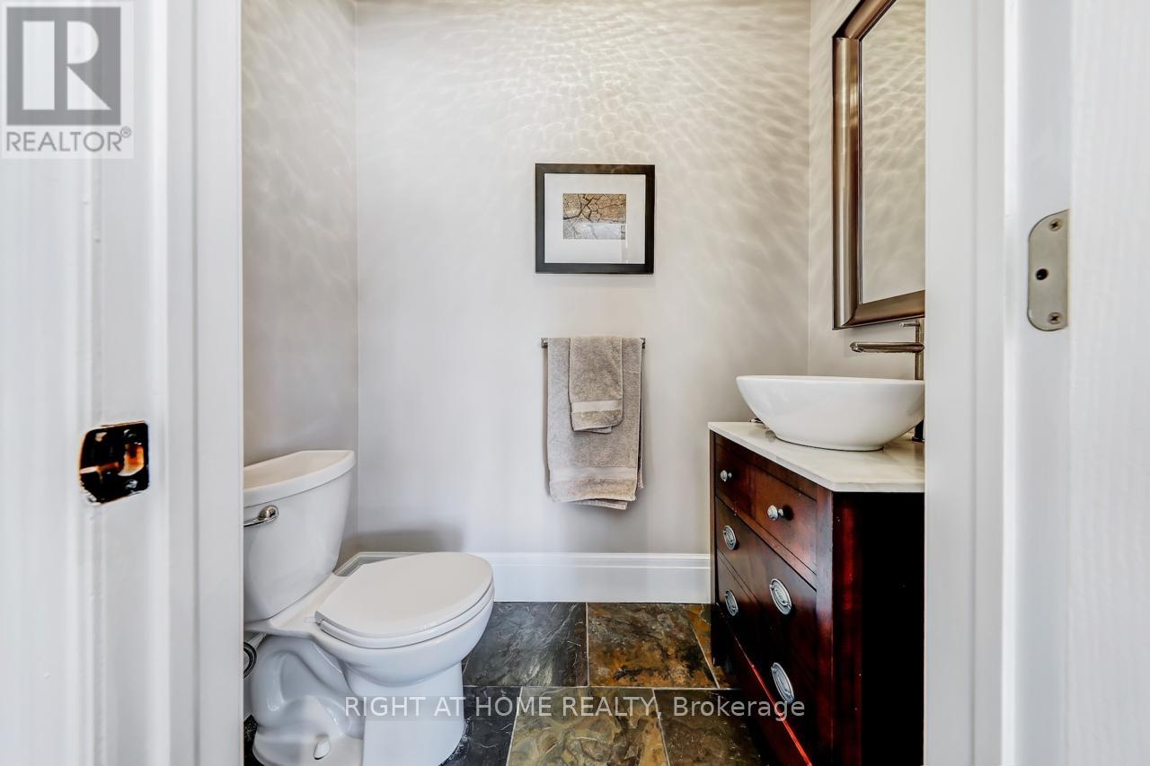 921 Aviation Road, Mississauga, Ontario  L5G 4H8 - Photo 14 - W12209849