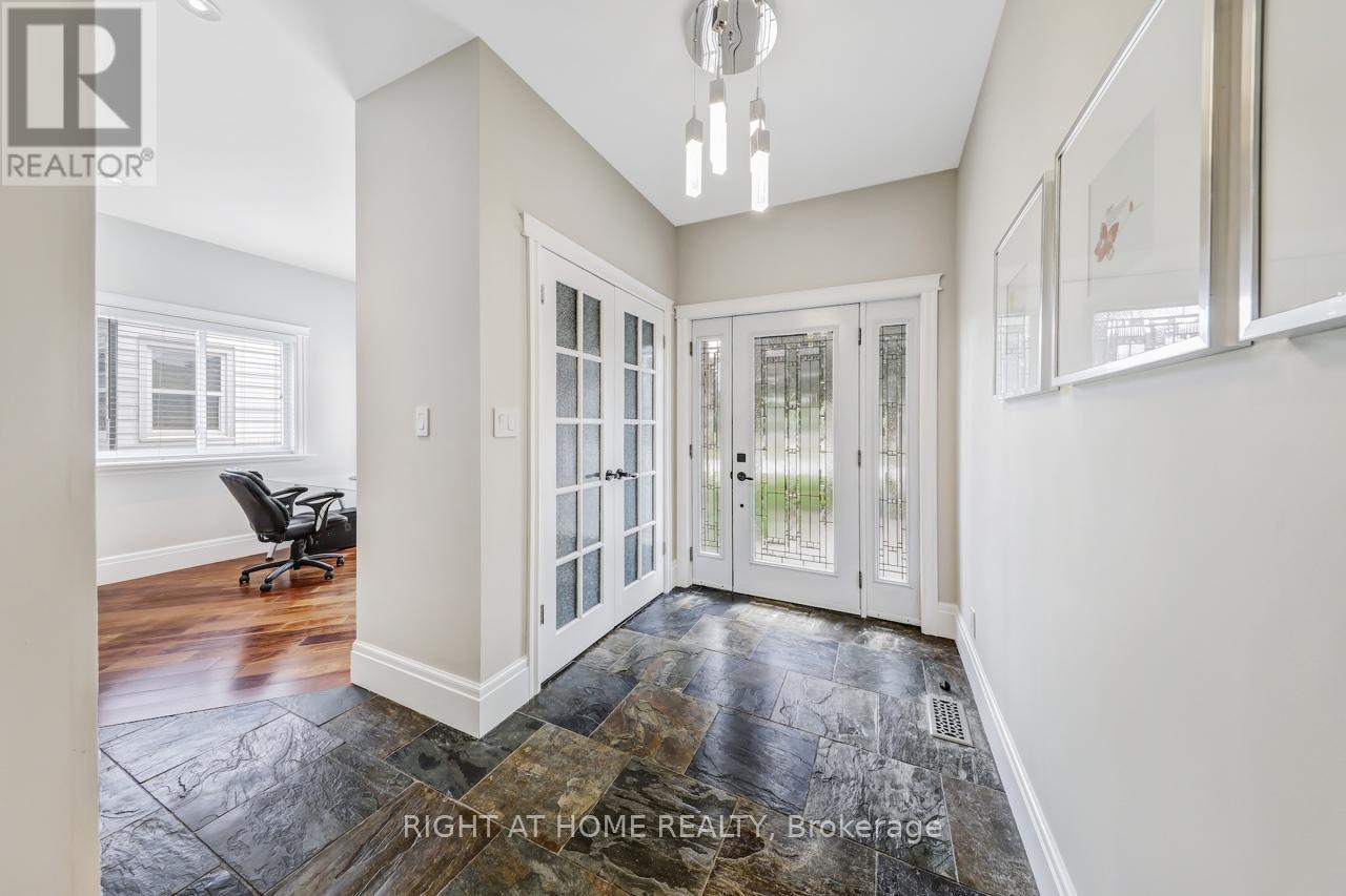921 Aviation Road, Mississauga, Ontario  L5G 4H8 - Photo 10 - W12209849