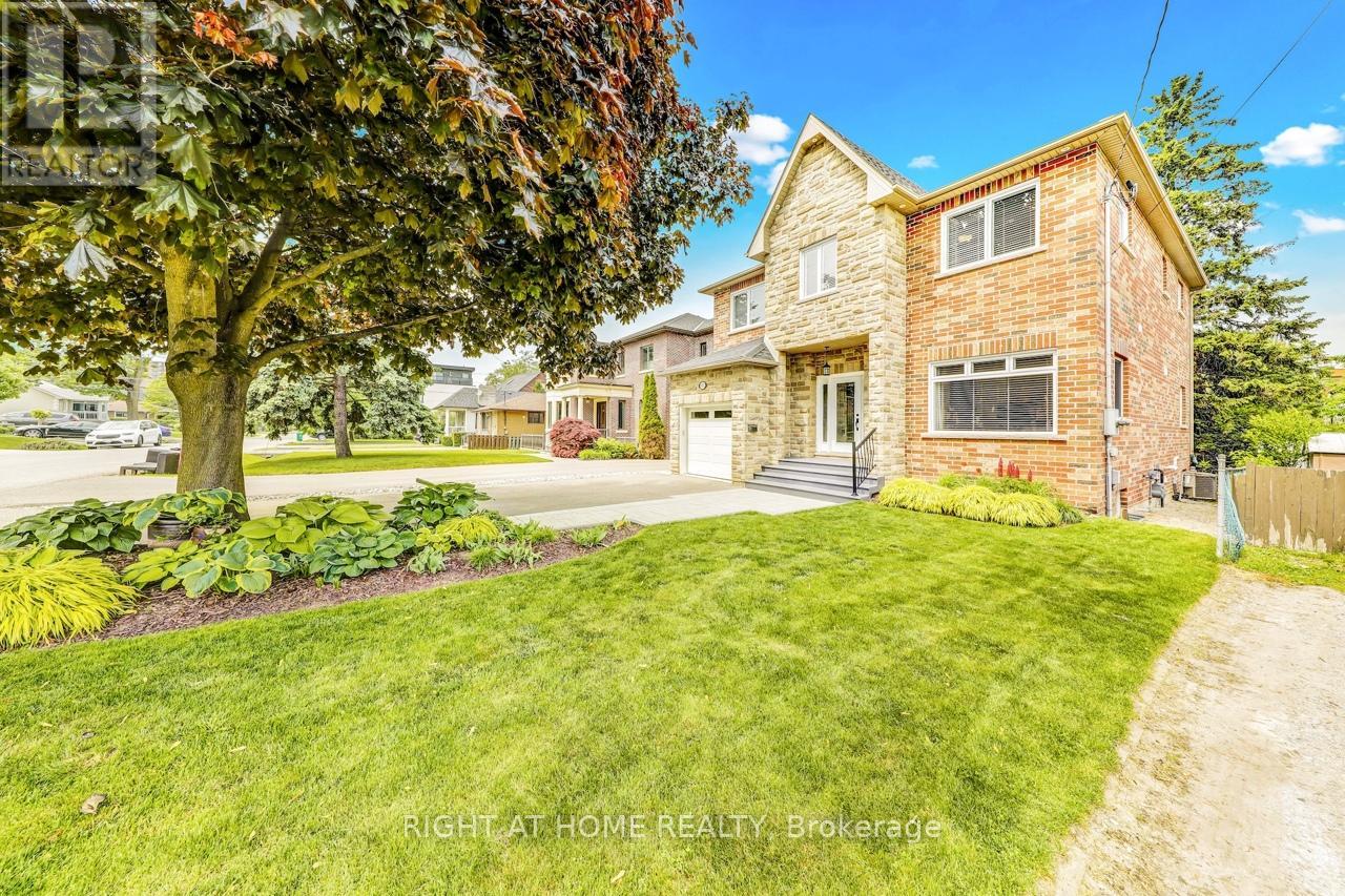921 Aviation Road, Mississauga, Ontario  L5G 4H8 - Photo 3 - W12209849