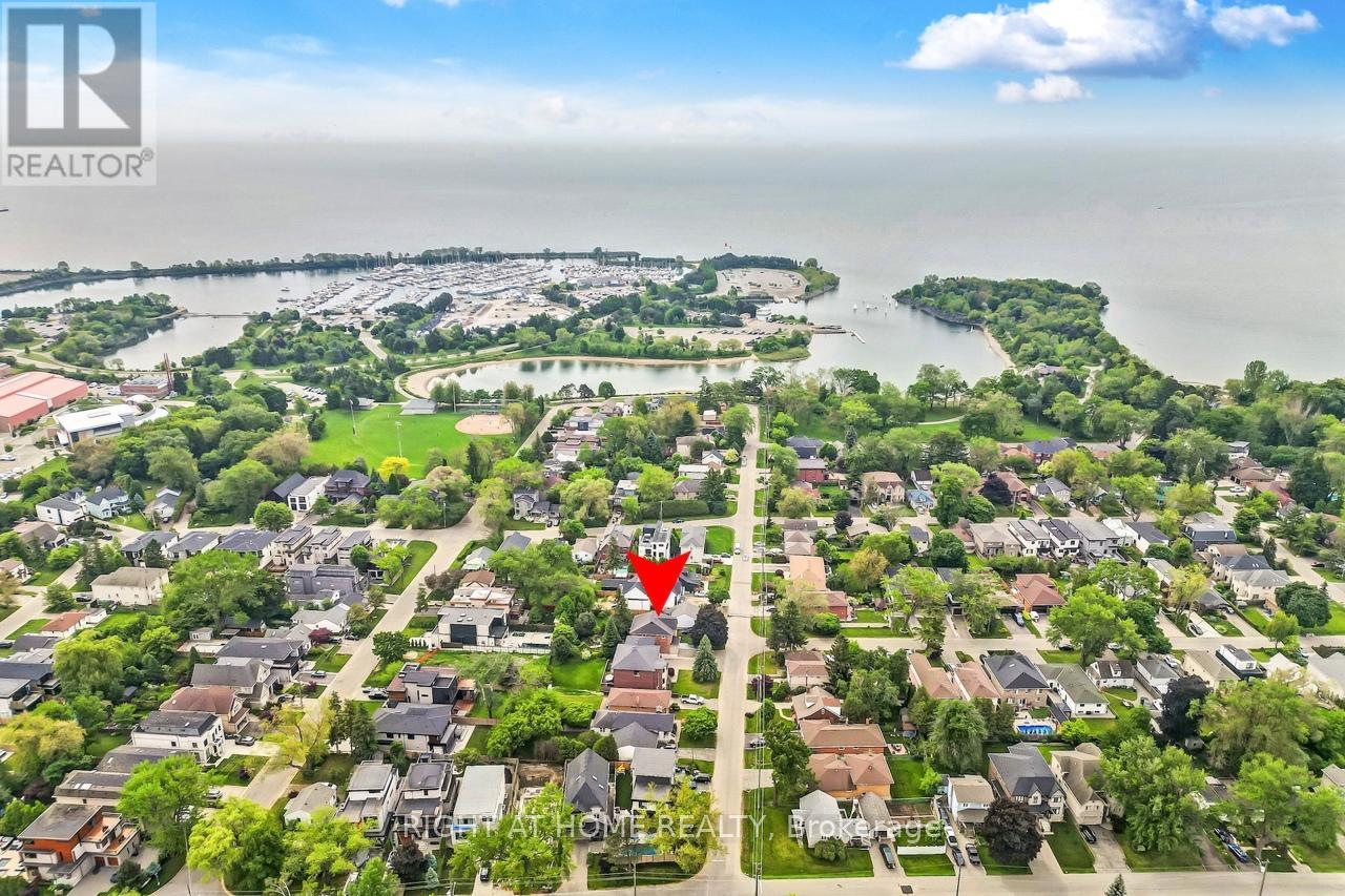 921 Aviation Road, Mississauga, Ontario  L5G 4H8 - Photo 5 - W12209849