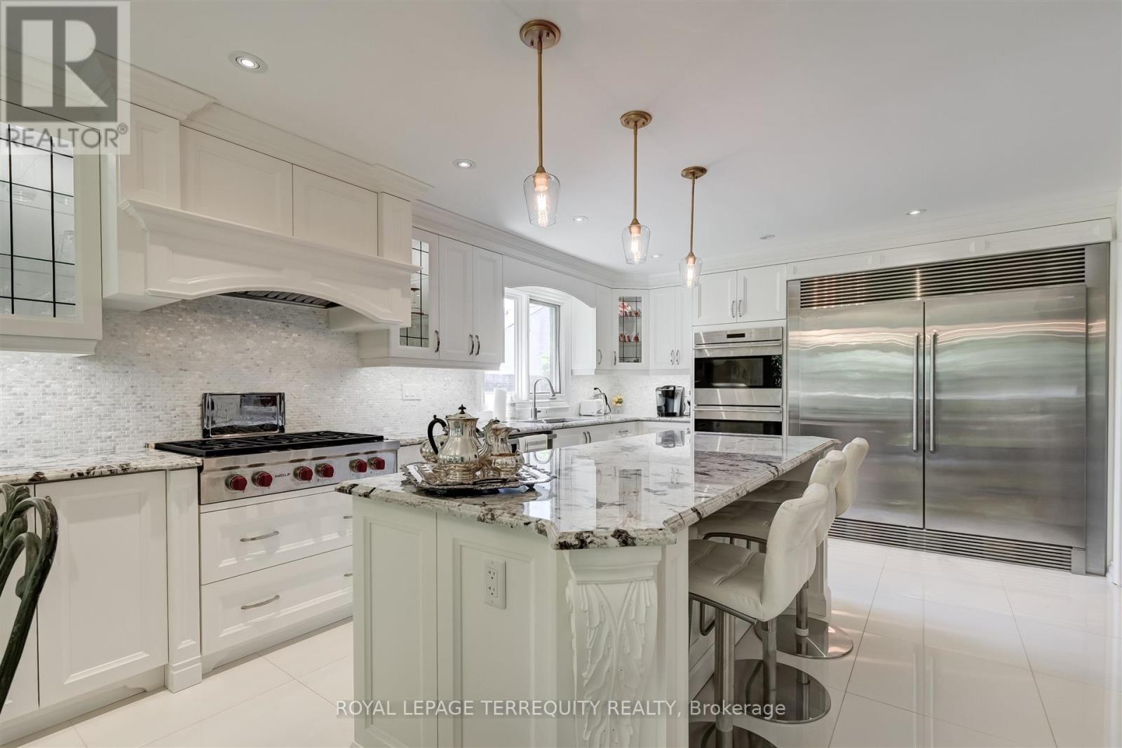11 Blaketon Road, Toronto, Ontario  M9B 4V8 - Photo 13 - W12160258