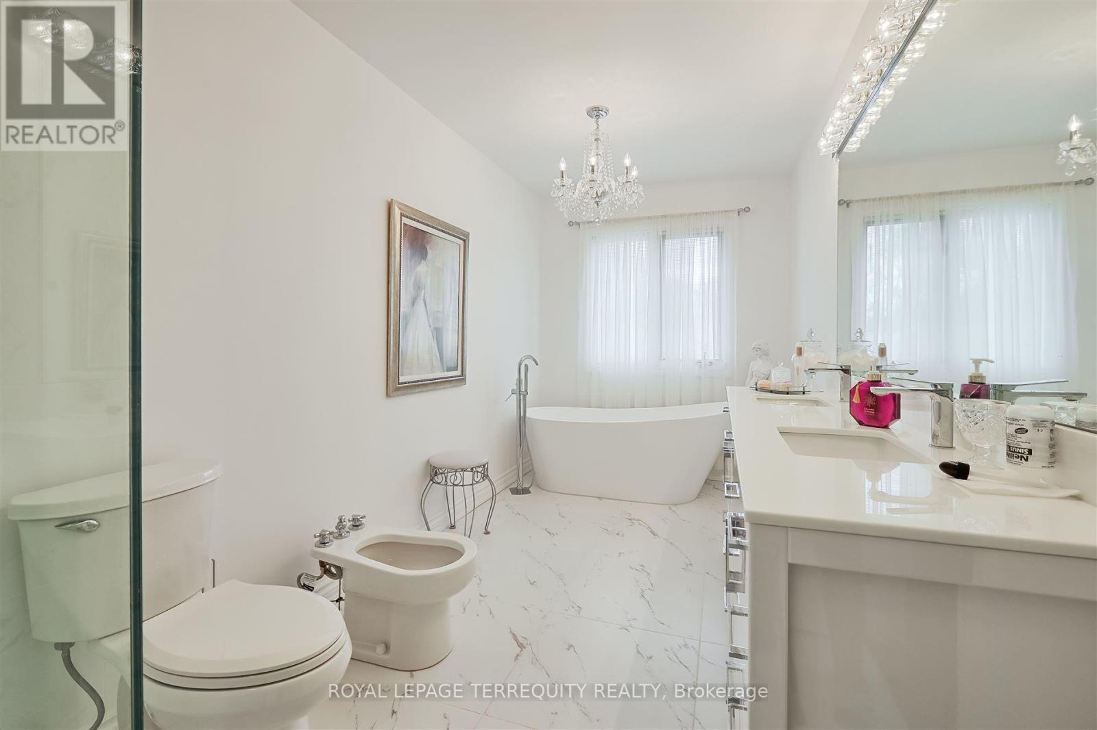 11 Blaketon Road, Toronto, Ontario  M9B 4V8 - Photo 22 - W12160258