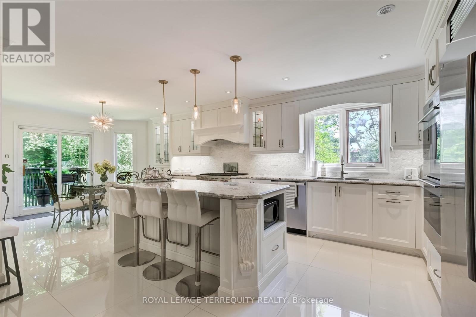 11 Blaketon Road, Toronto, Ontario  M9B 4V8 - Photo 12 - W12160258