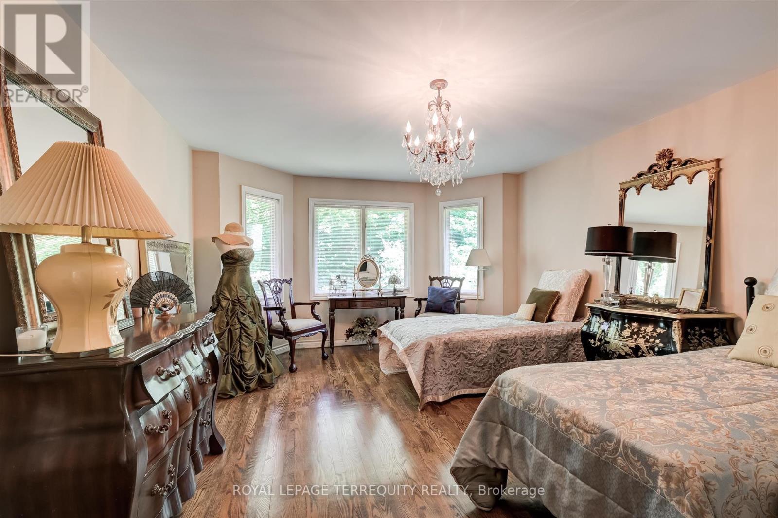11 Blaketon Road, Toronto, Ontario  M9B 4V8 - Photo 25 - W12160258