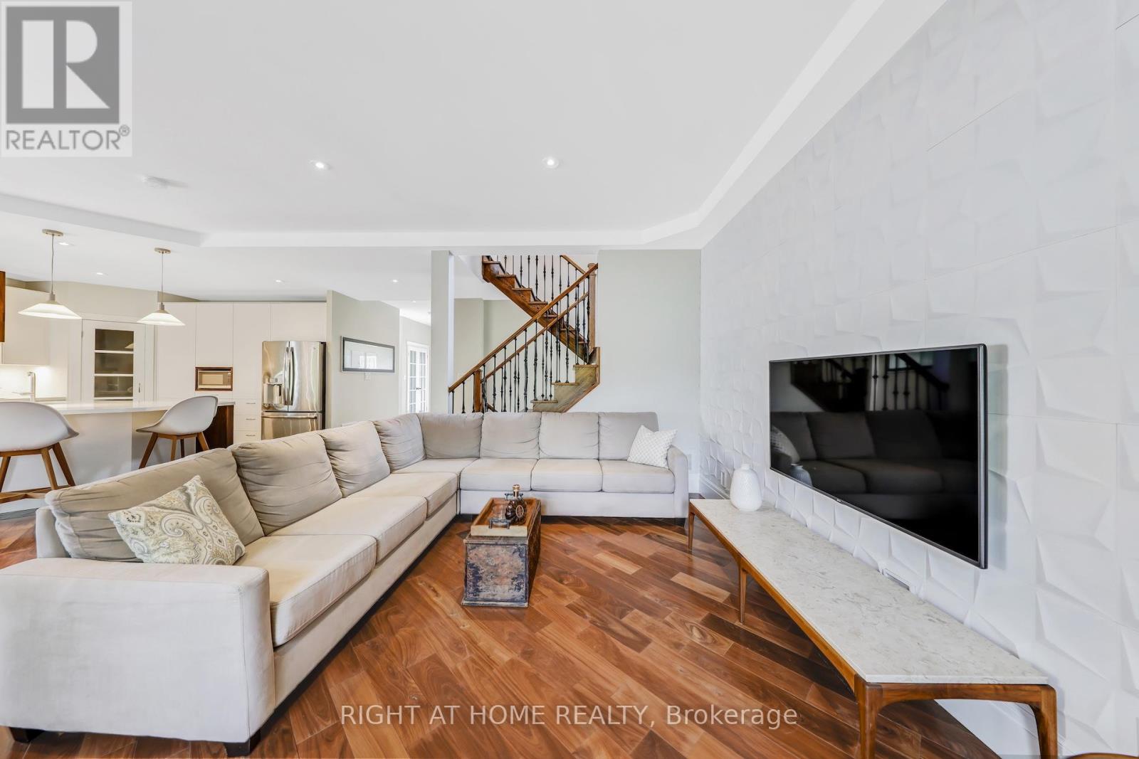 921 Aviation Road, Mississauga, Ontario  L5G 4H8 - Photo 27 - W12209849