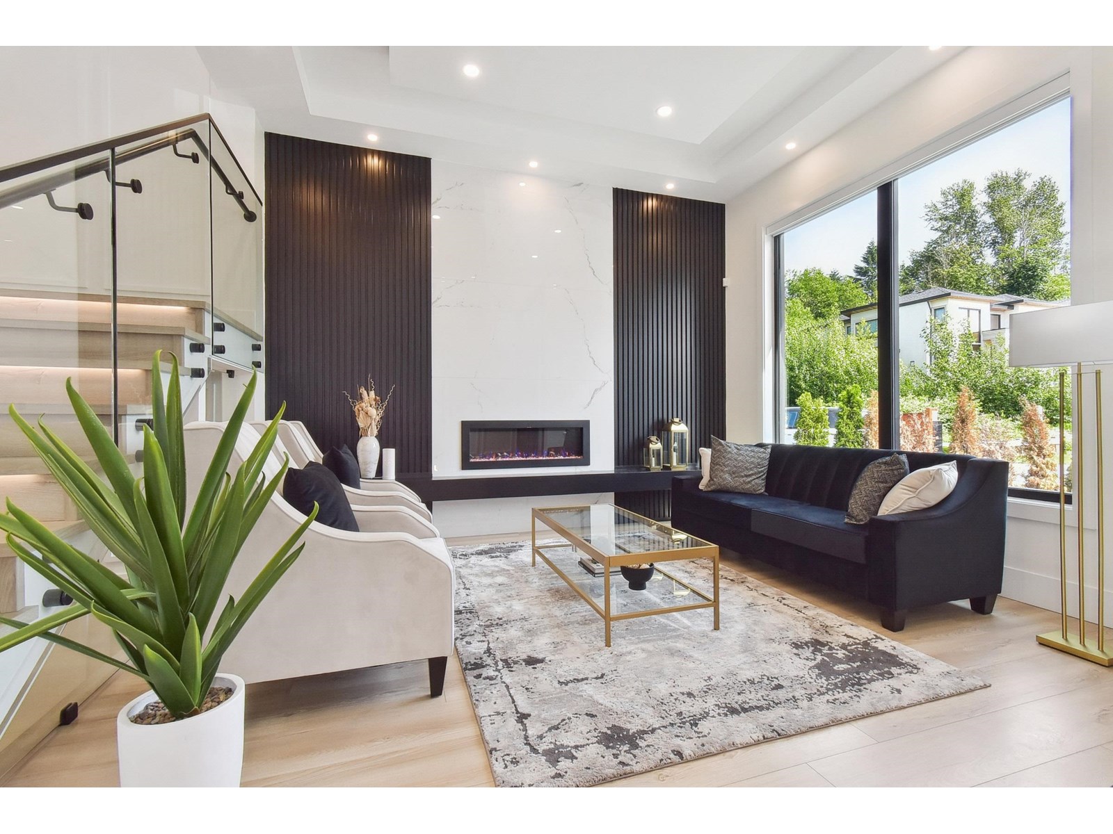 Property at 16565 29A AVENUE image 3
