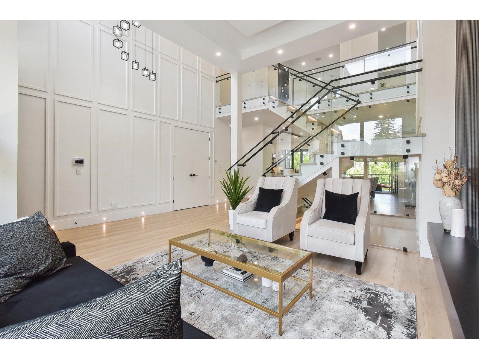 Property at 16565 29A AVENUE image 4