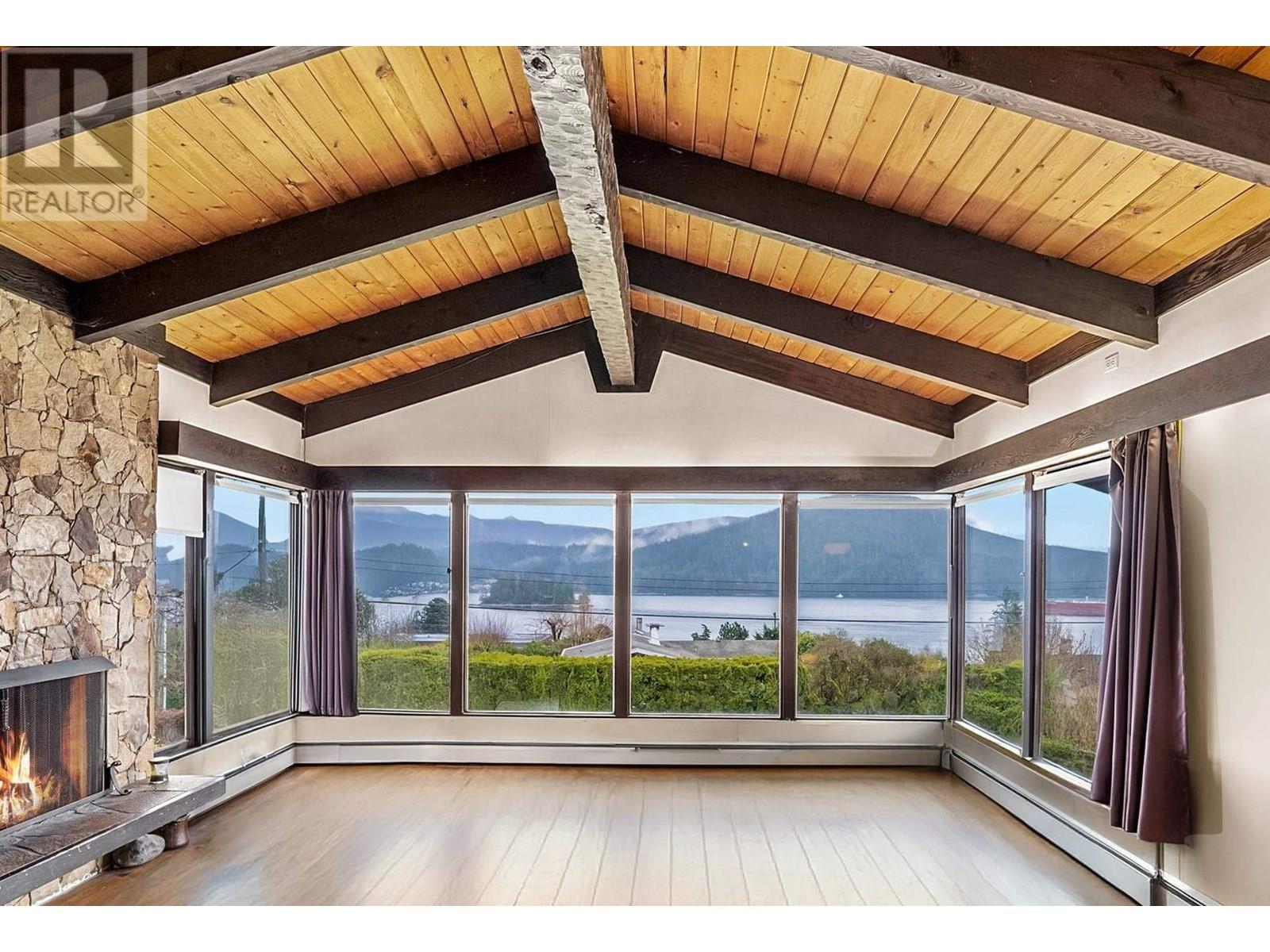 645 BAYCREST DRIVE, North Vancouver, British Columbia
