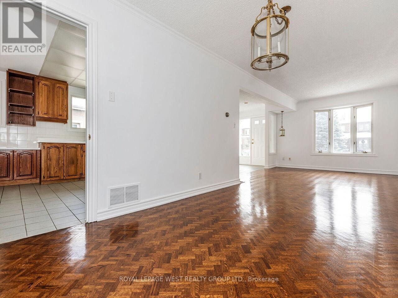 42 Tilden Crescent N, Toronto (Humber Heights), Ontario  M9P 1V7 - Photo 13 - W12220560