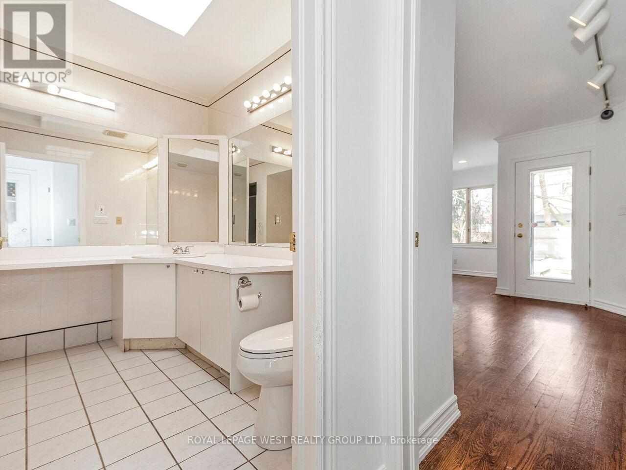 42 Tilden Crescent N, Toronto (Humber Heights), Ontario  M9P 1V7 - Photo 21 - W12220560