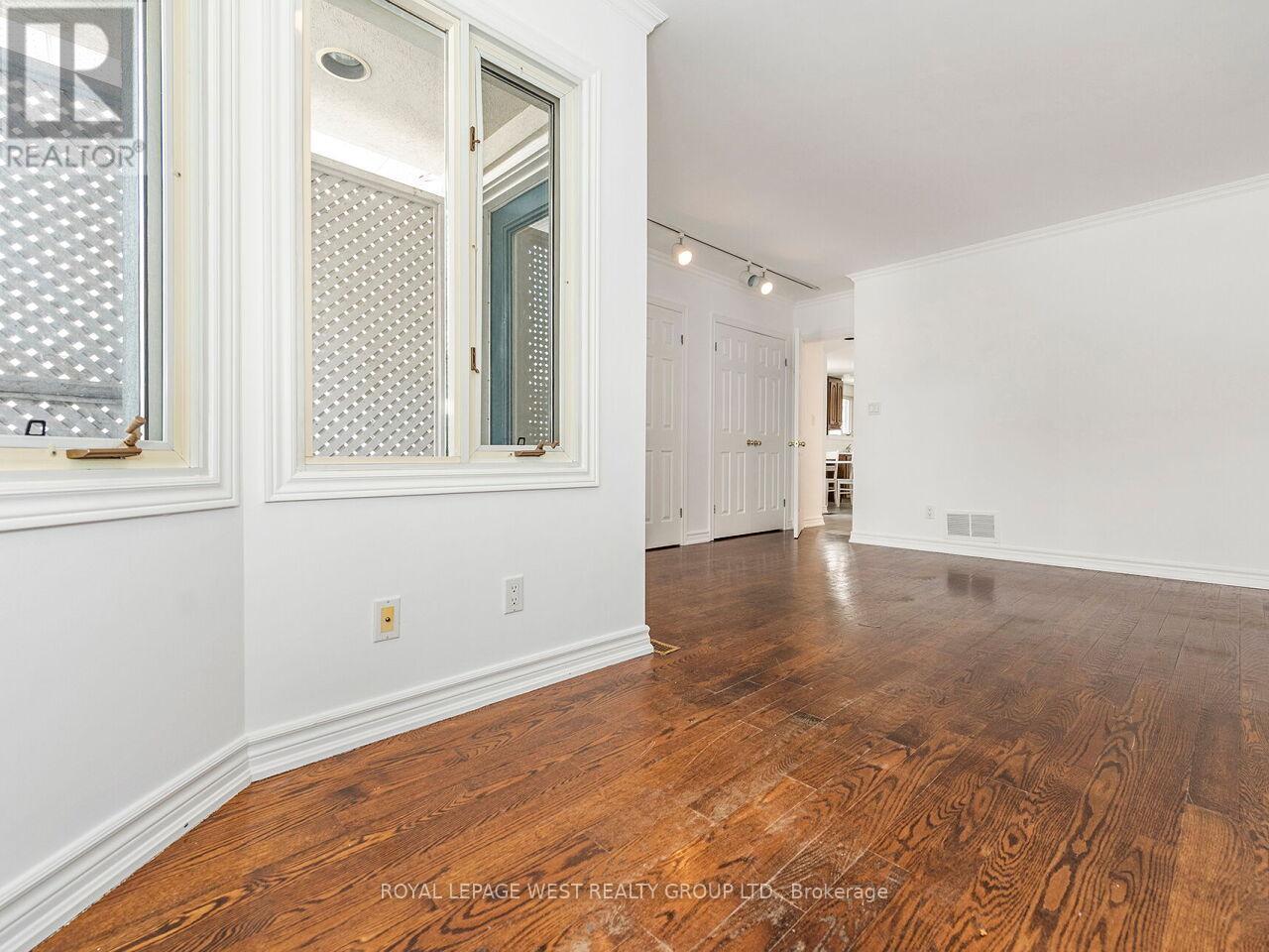 42 Tilden Crescent N, Toronto (Humber Heights), Ontario  M9P 1V7 - Photo 27 - W12220560