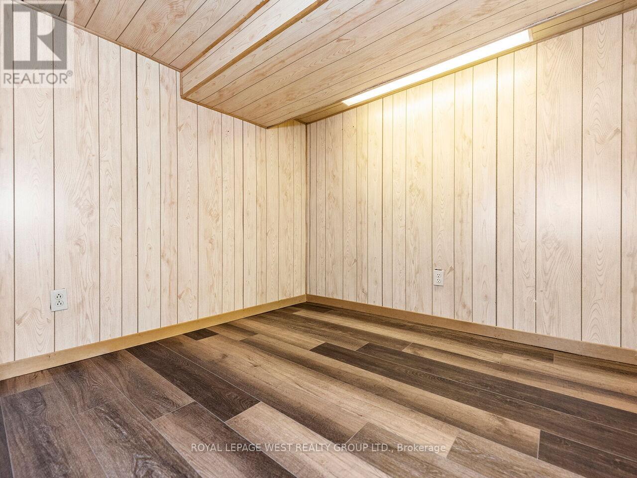 42 Tilden Crescent N, Toronto (Humber Heights), Ontario  M9P 1V7 - Photo 35 - W12220560