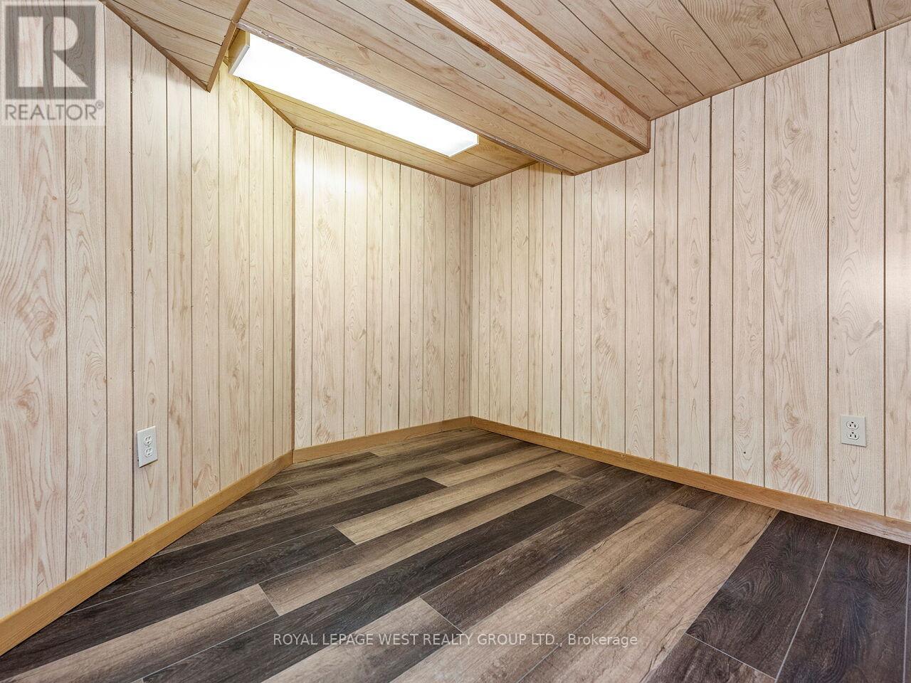 42 Tilden Crescent N, Toronto (Humber Heights), Ontario  M9P 1V7 - Photo 37 - W12220560