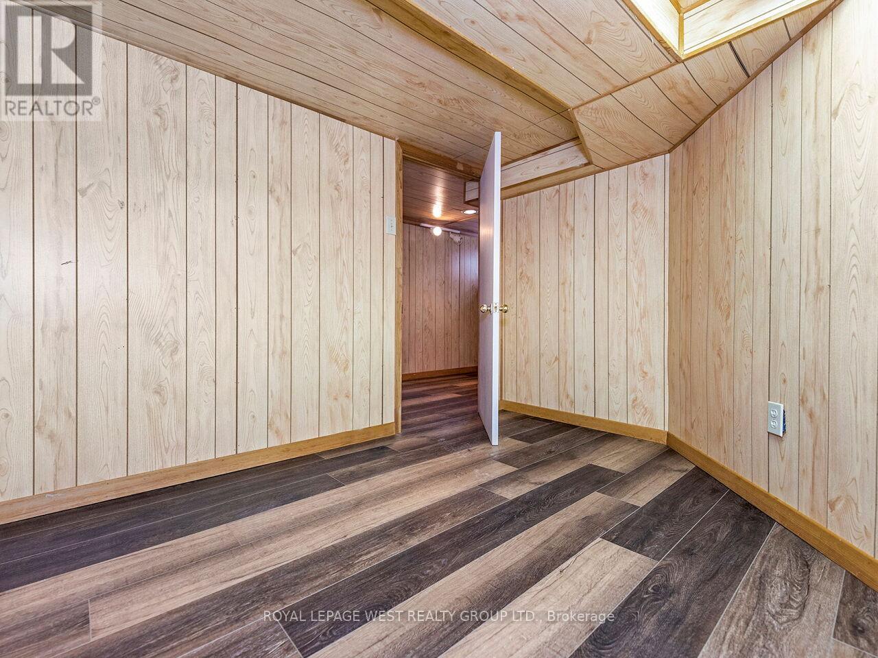 42 Tilden Crescent N, Toronto (Humber Heights), Ontario  M9P 1V7 - Photo 38 - W12220560