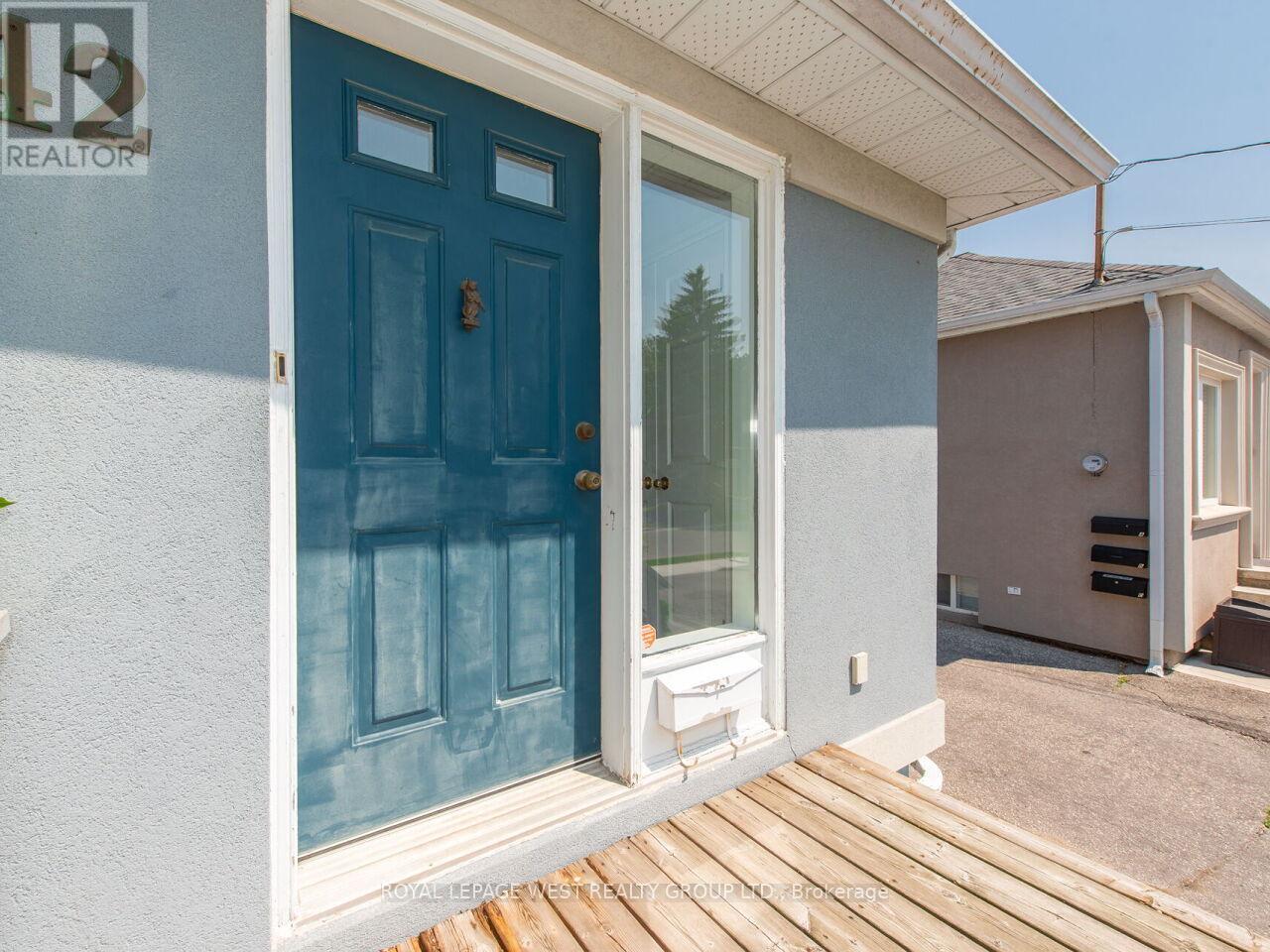 Property at 42 TILDEN CRESCENT N image 4