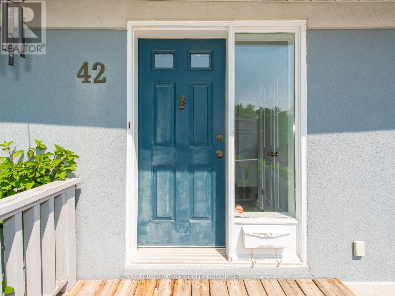 42 Tilden Crescent N, Toronto (Humber Heights), Ontario  M9P 1V7 - Photo 40 - W12220560