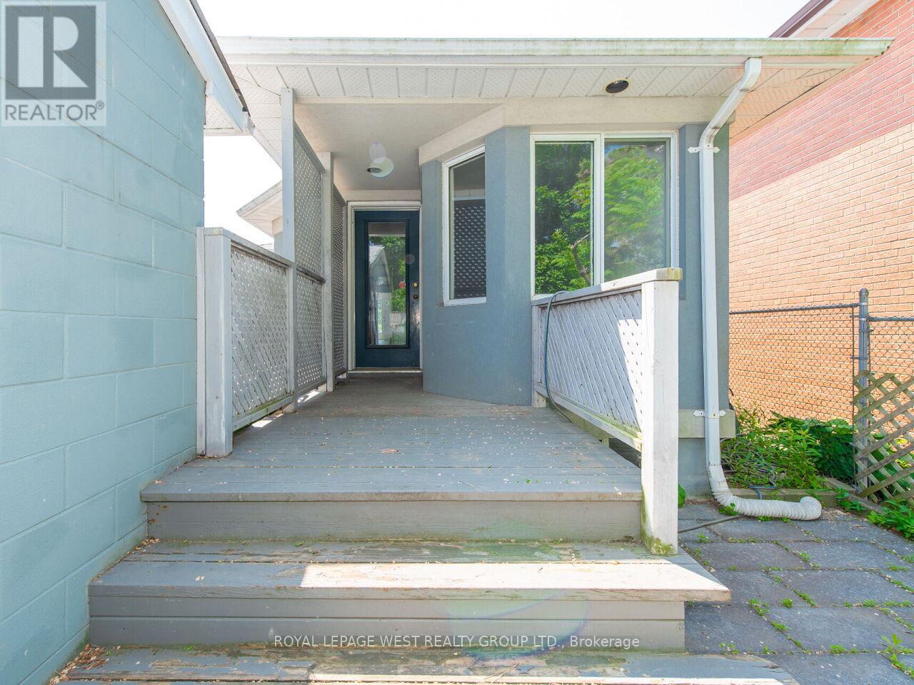 42 Tilden Crescent N, Toronto (Humber Heights), Ontario  M9P 1V7 - Photo 41 - W12220560