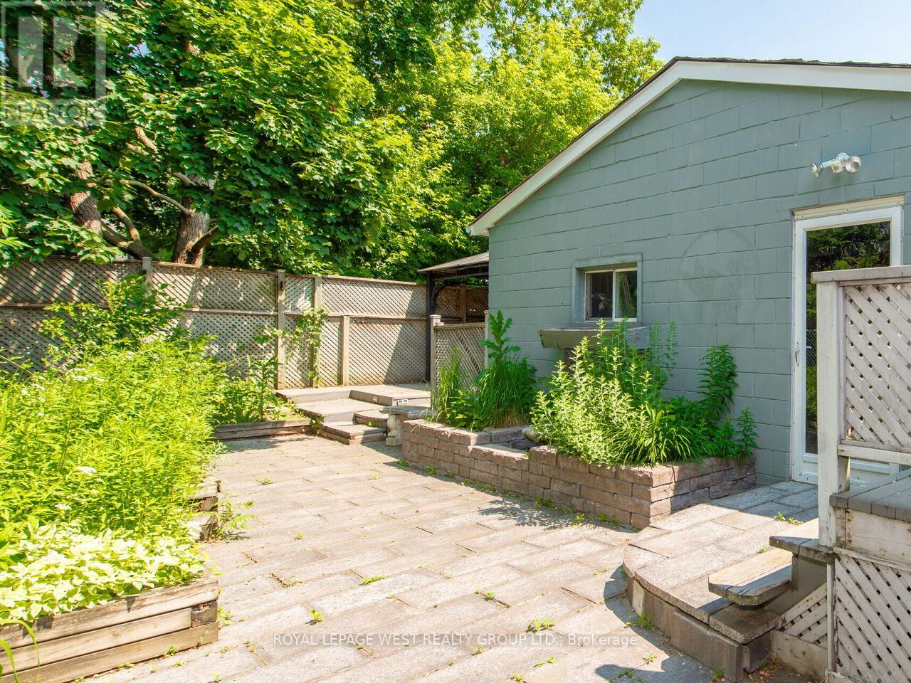 42 Tilden Crescent N, Toronto (Humber Heights), Ontario  M9P 1V7 - Photo 45 - W12220560