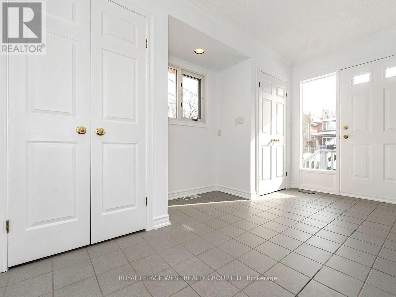 42 Tilden Crescent N, Toronto (Humber Heights), Ontario  M9P 1V7 - Photo 8 - W12220560