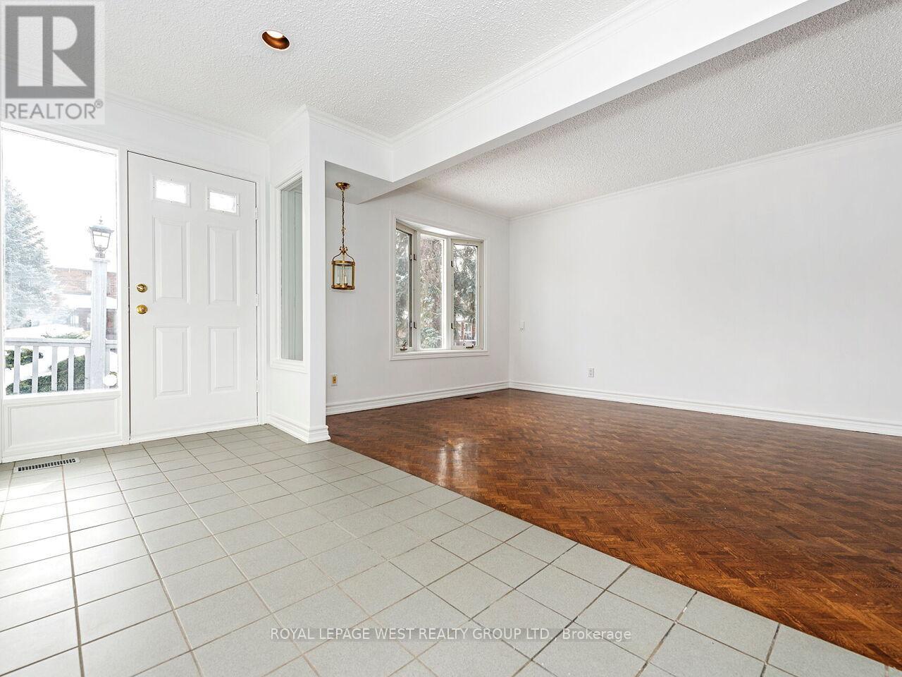 42 Tilden Crescent N, Toronto (Humber Heights), Ontario  M9P 1V7 - Photo 9 - W12220560